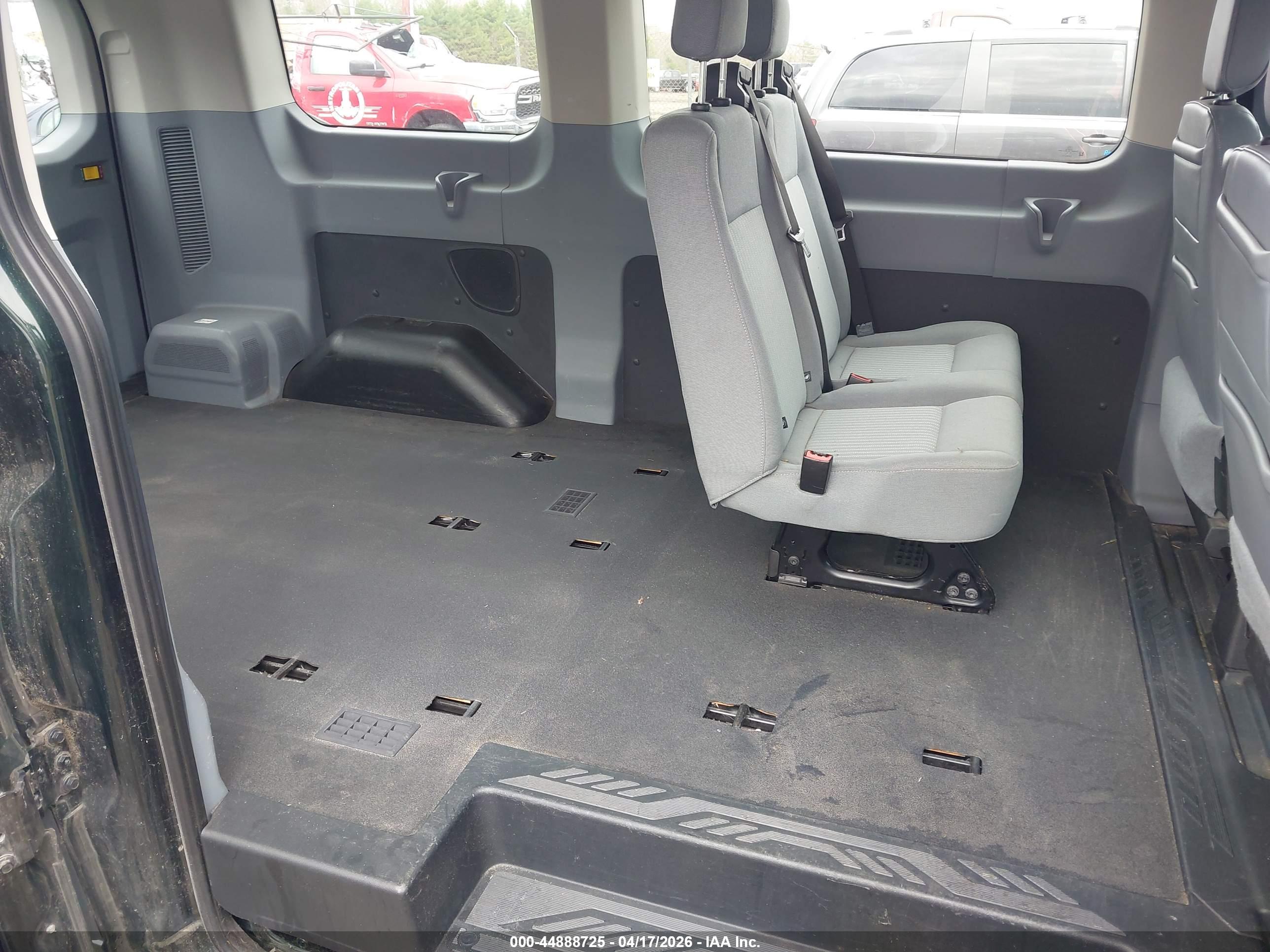 FORD TRANSIT-150 image 8