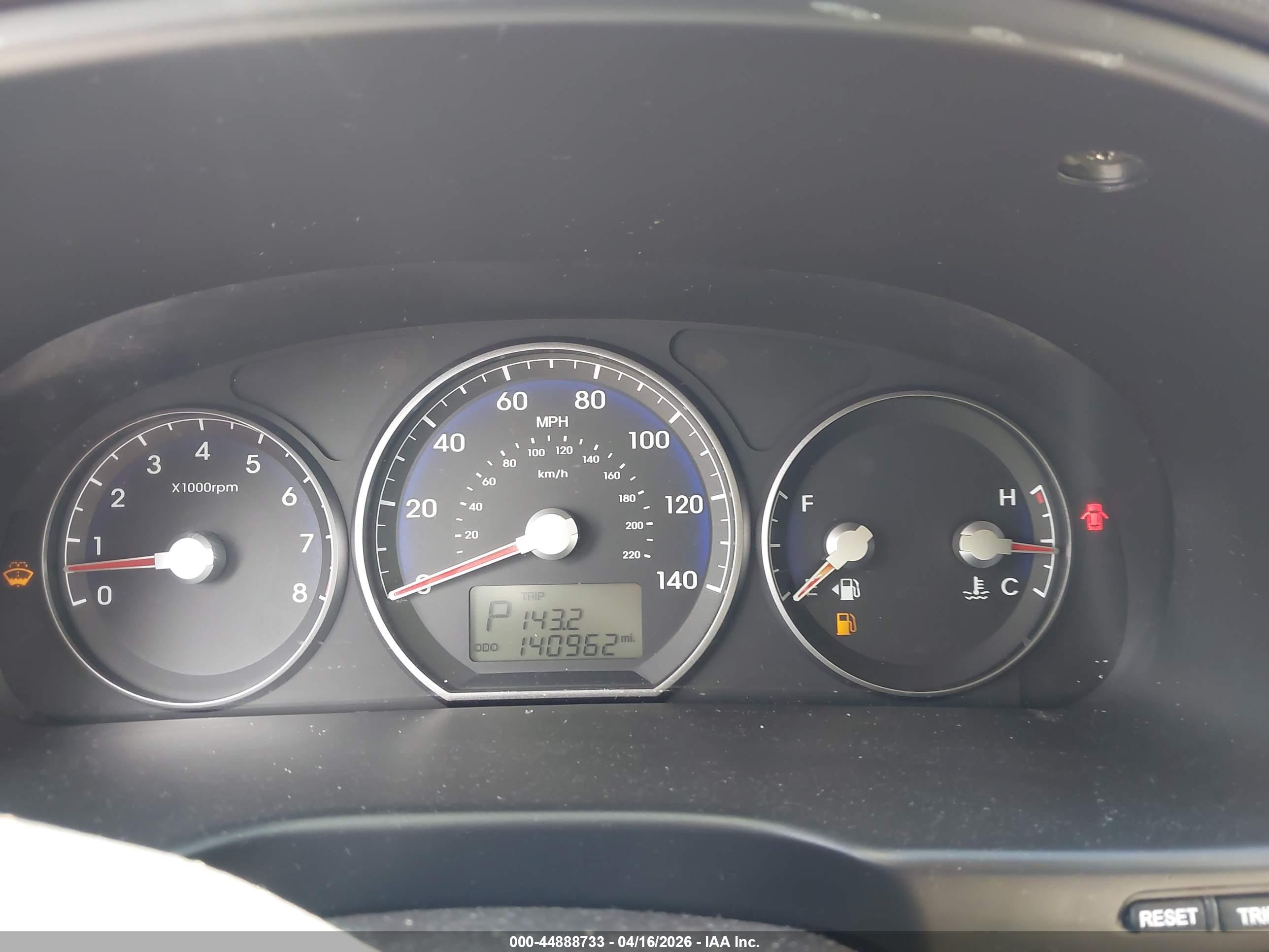 HYUNDAI SANTA image 7