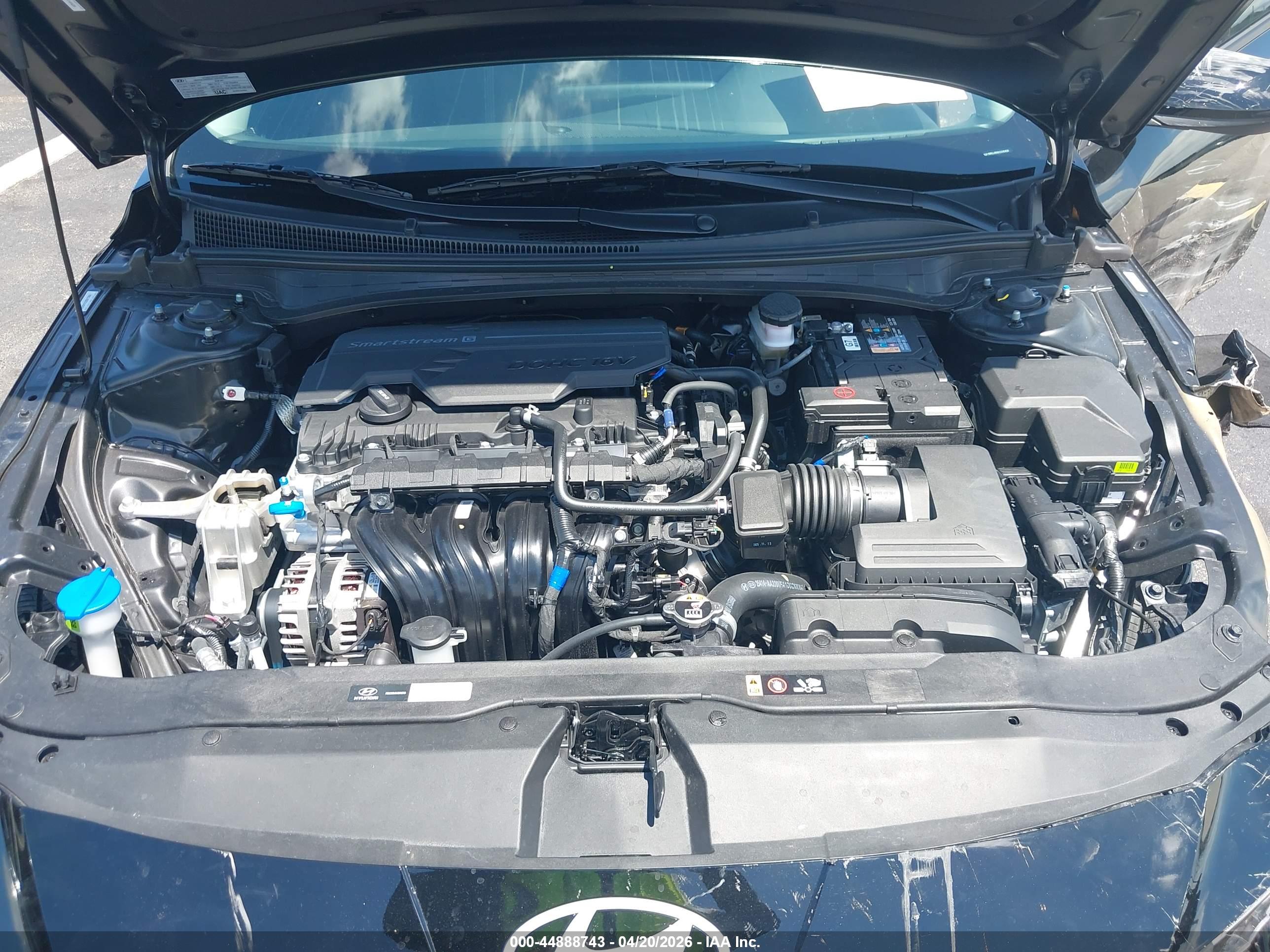 HYUNDAI ELANTRA image 10