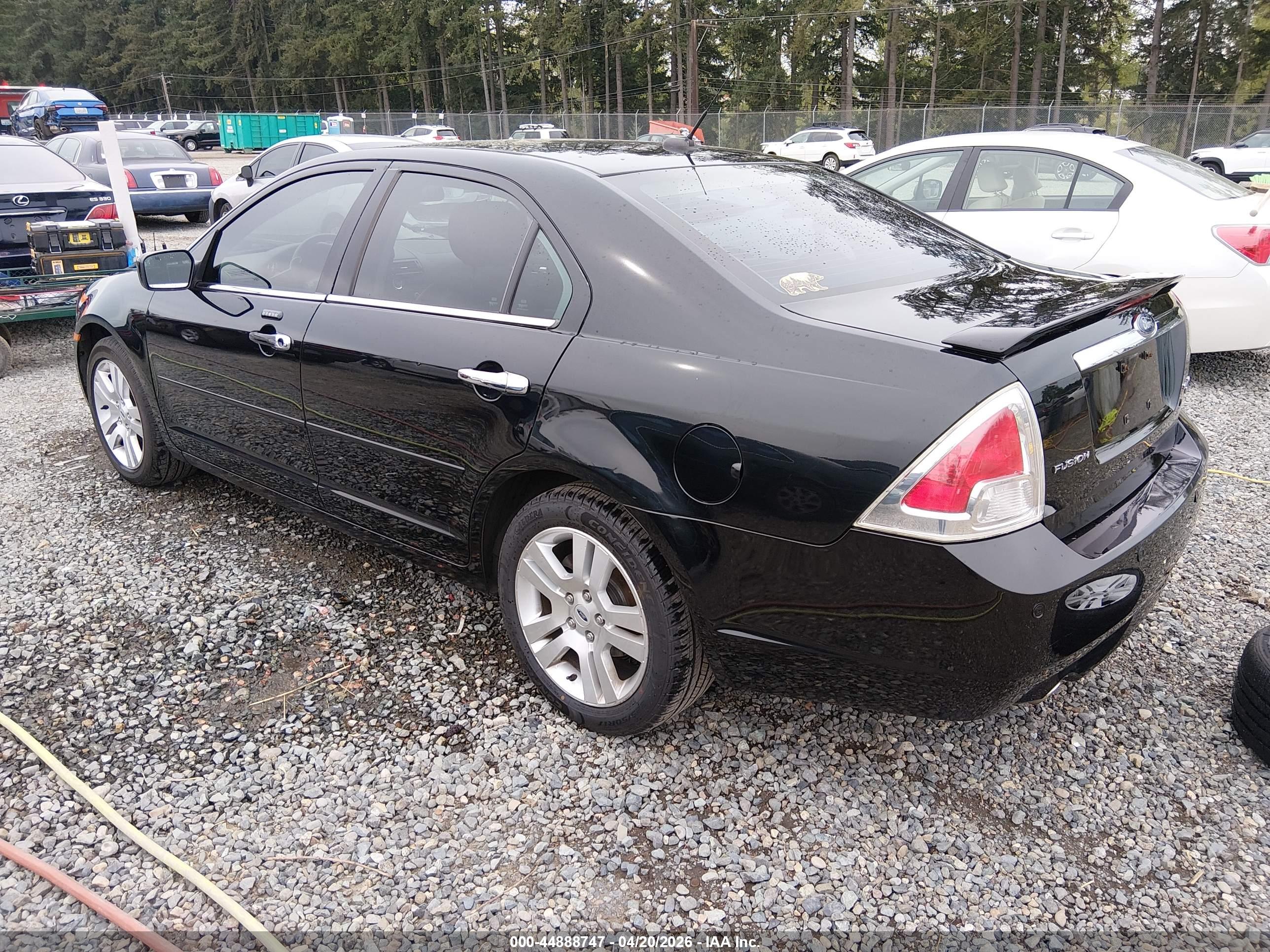 FORD FUSION image 3