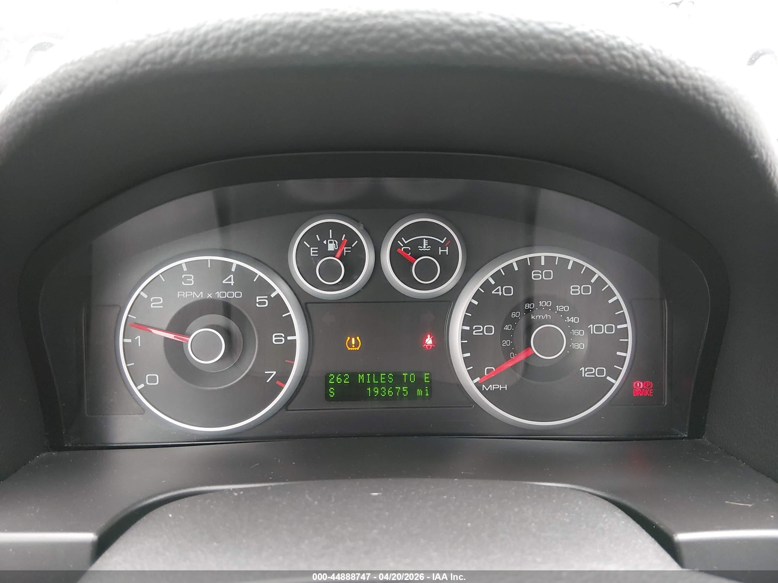 FORD FUSION image 7