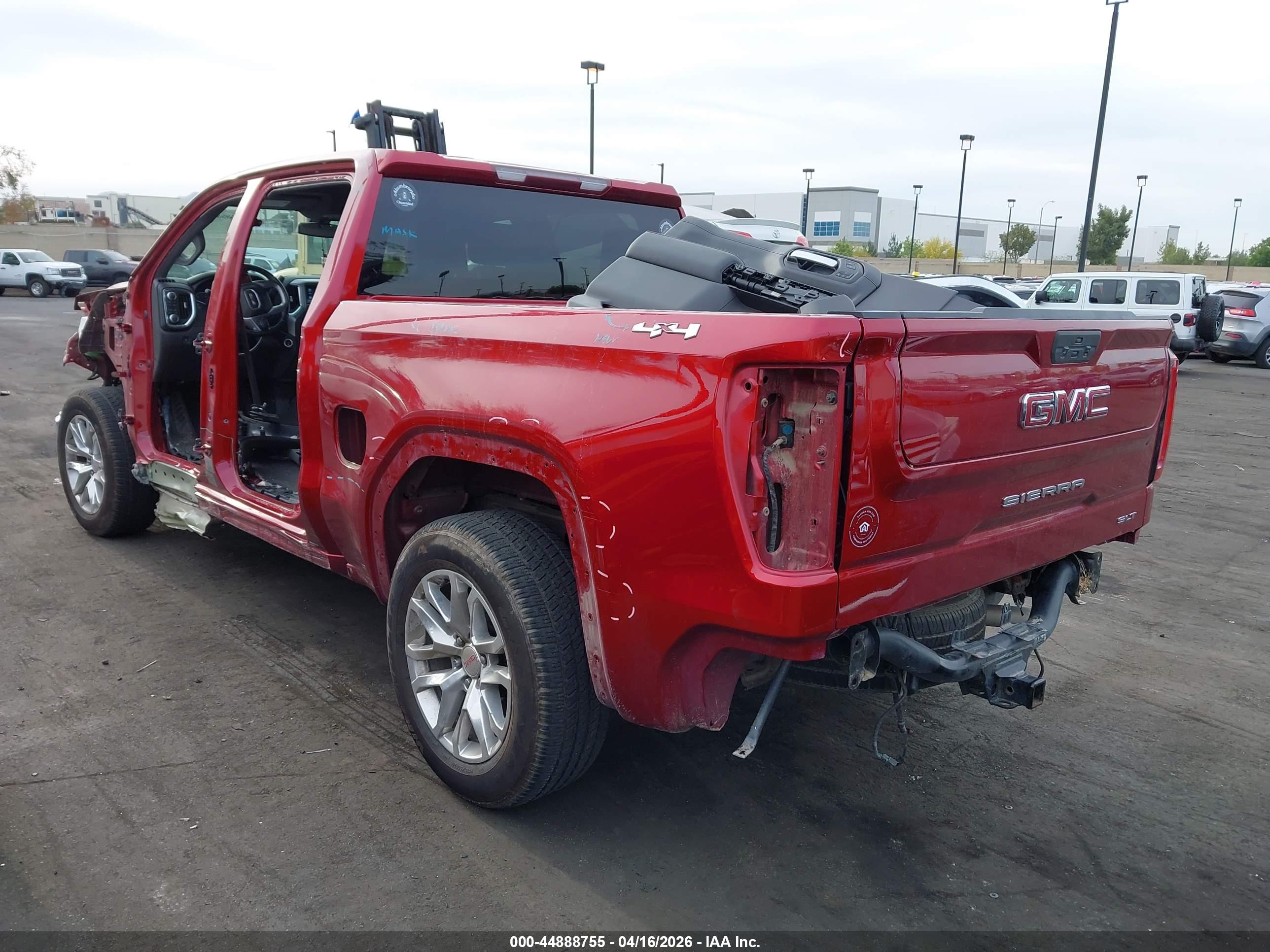 GMC SIERRA image 3