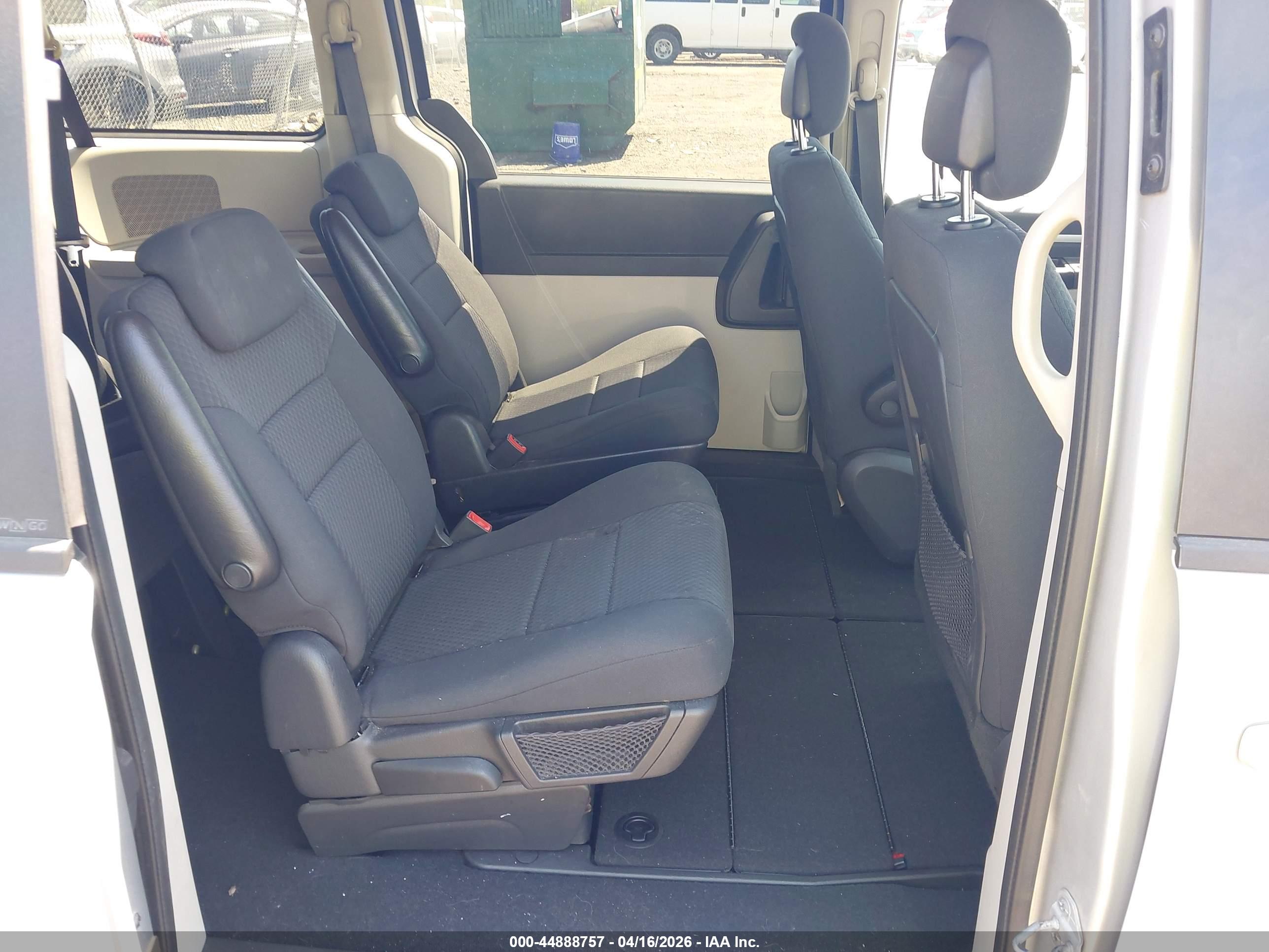 DODGE GRAND image 8