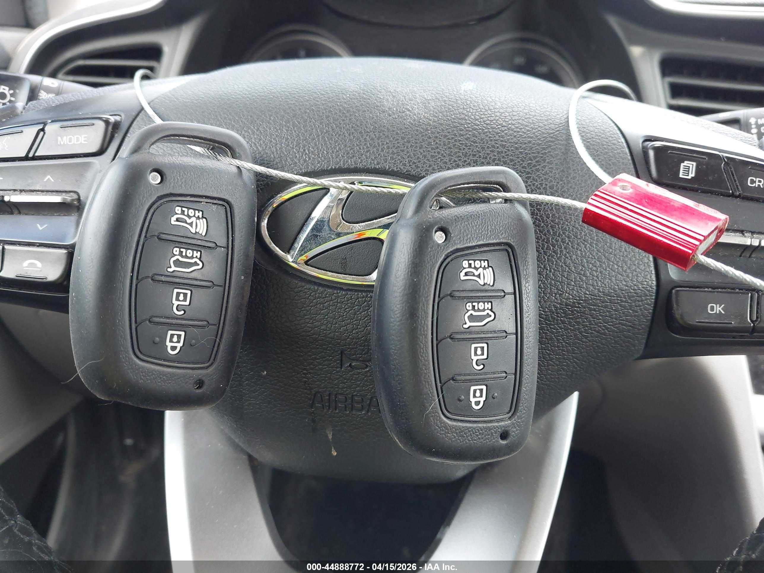 HYUNDAI ELANTRA image 11