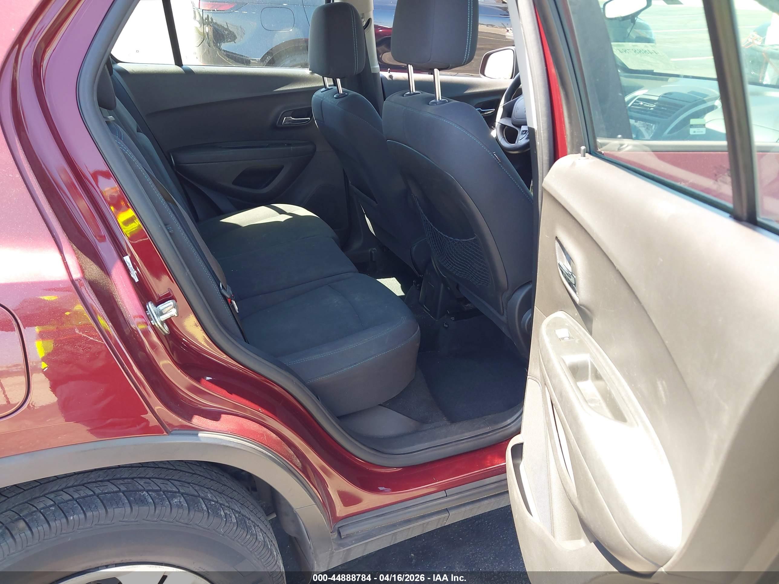 CHEVROLET TRAX image 8