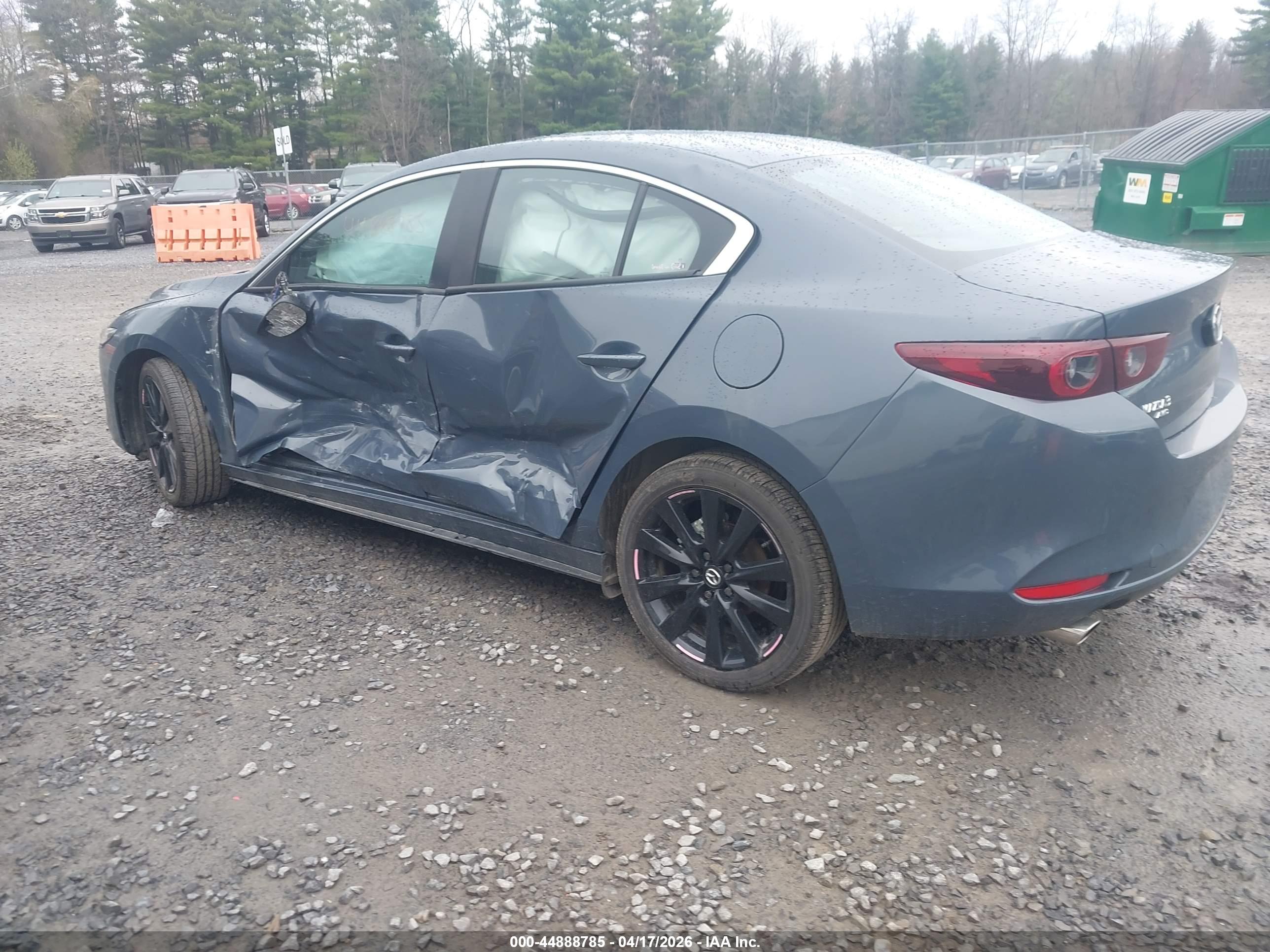 MAZDA MAZDA3 image 3