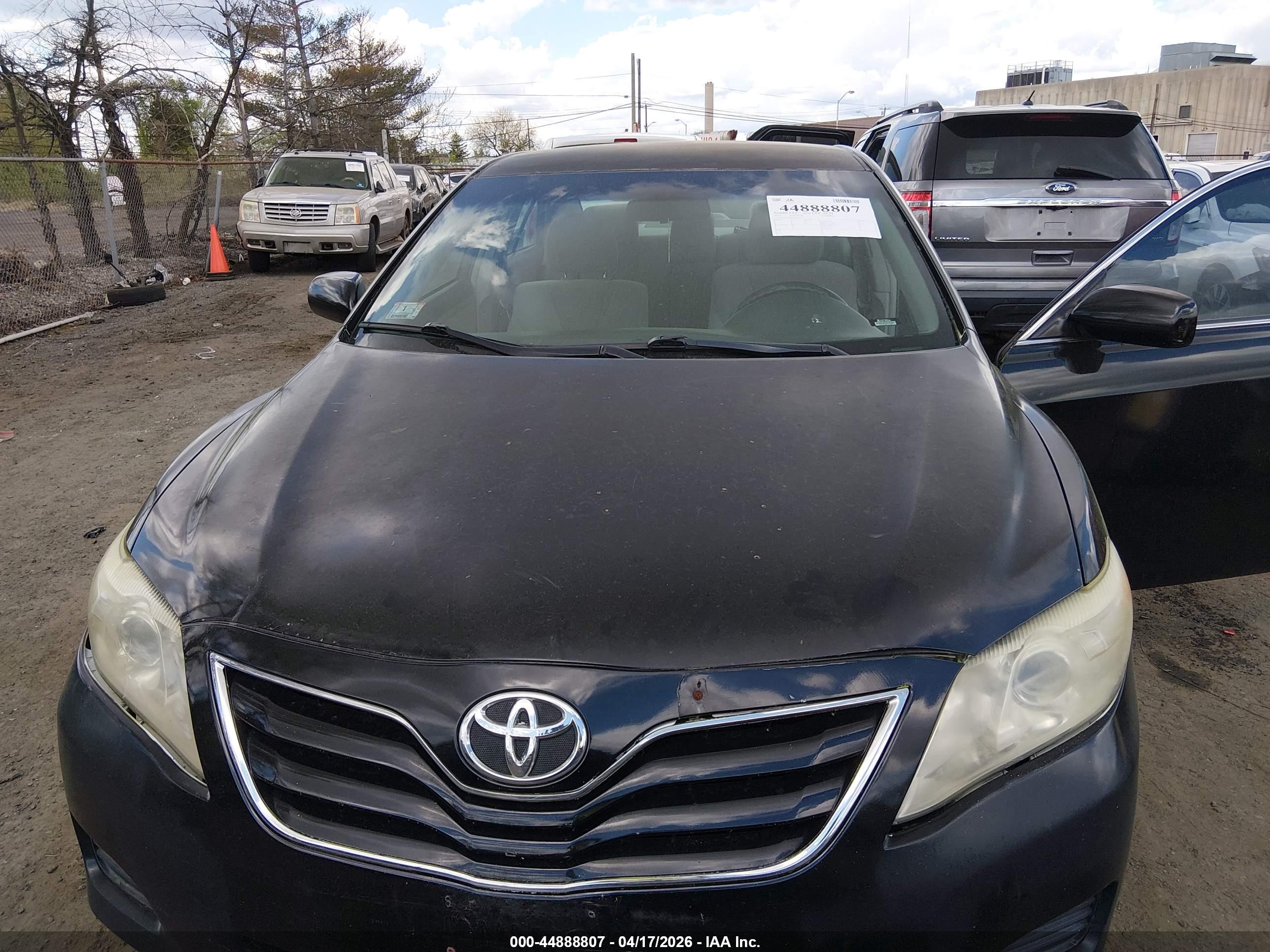 TOYOTA CAMRY image 6