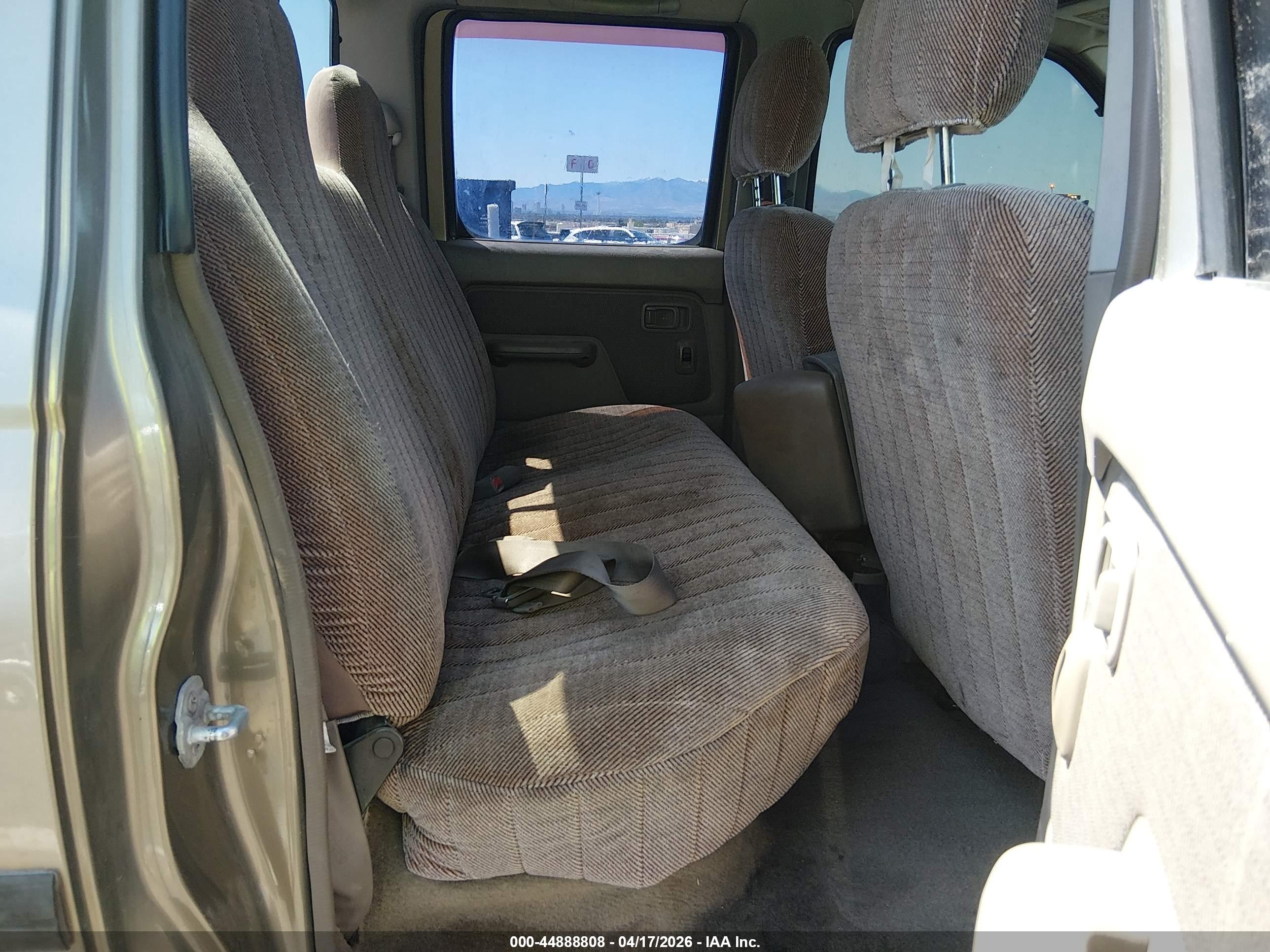 NISSAN FRONTIER image 8