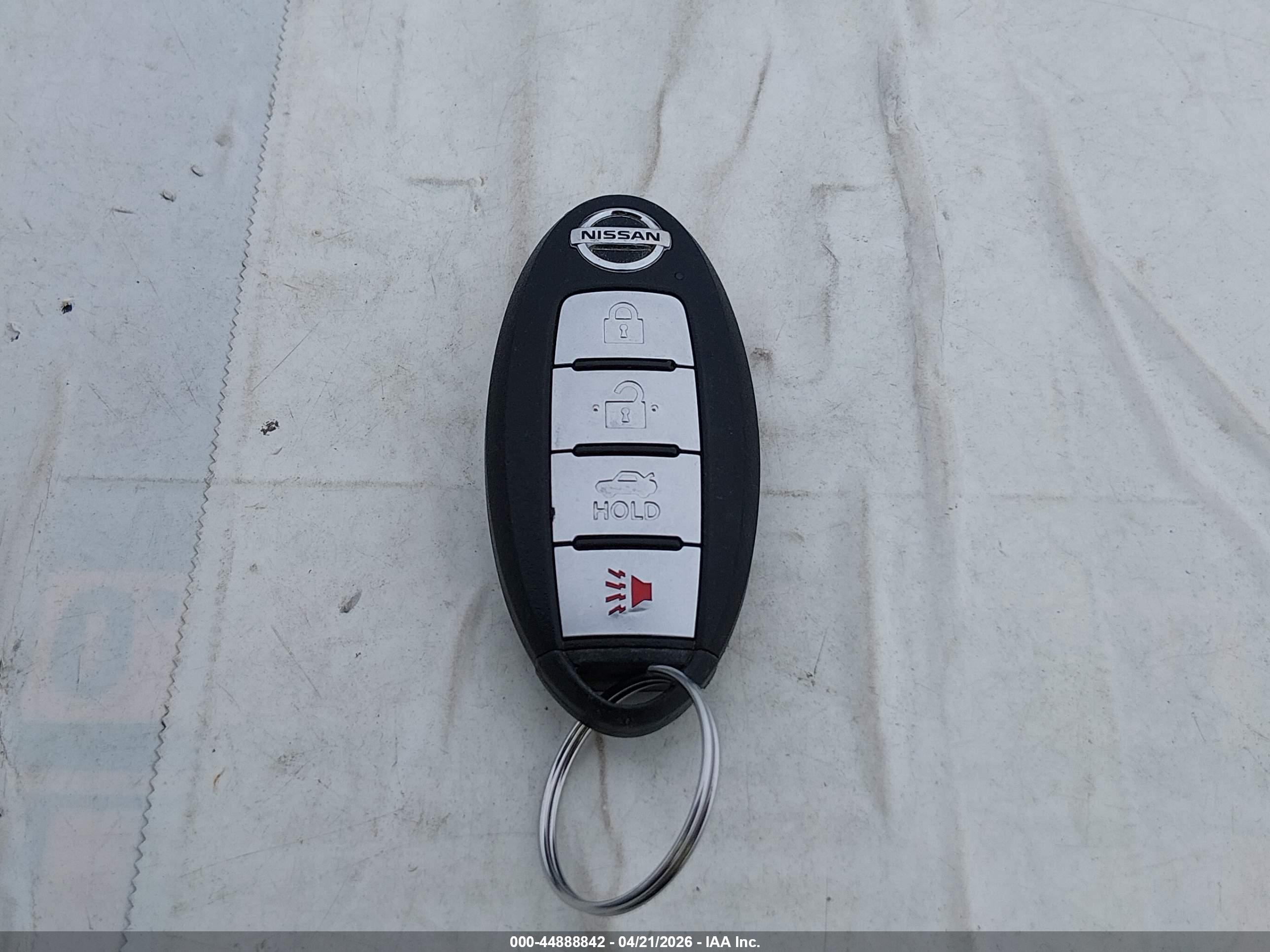 NISSAN VERSA image 11