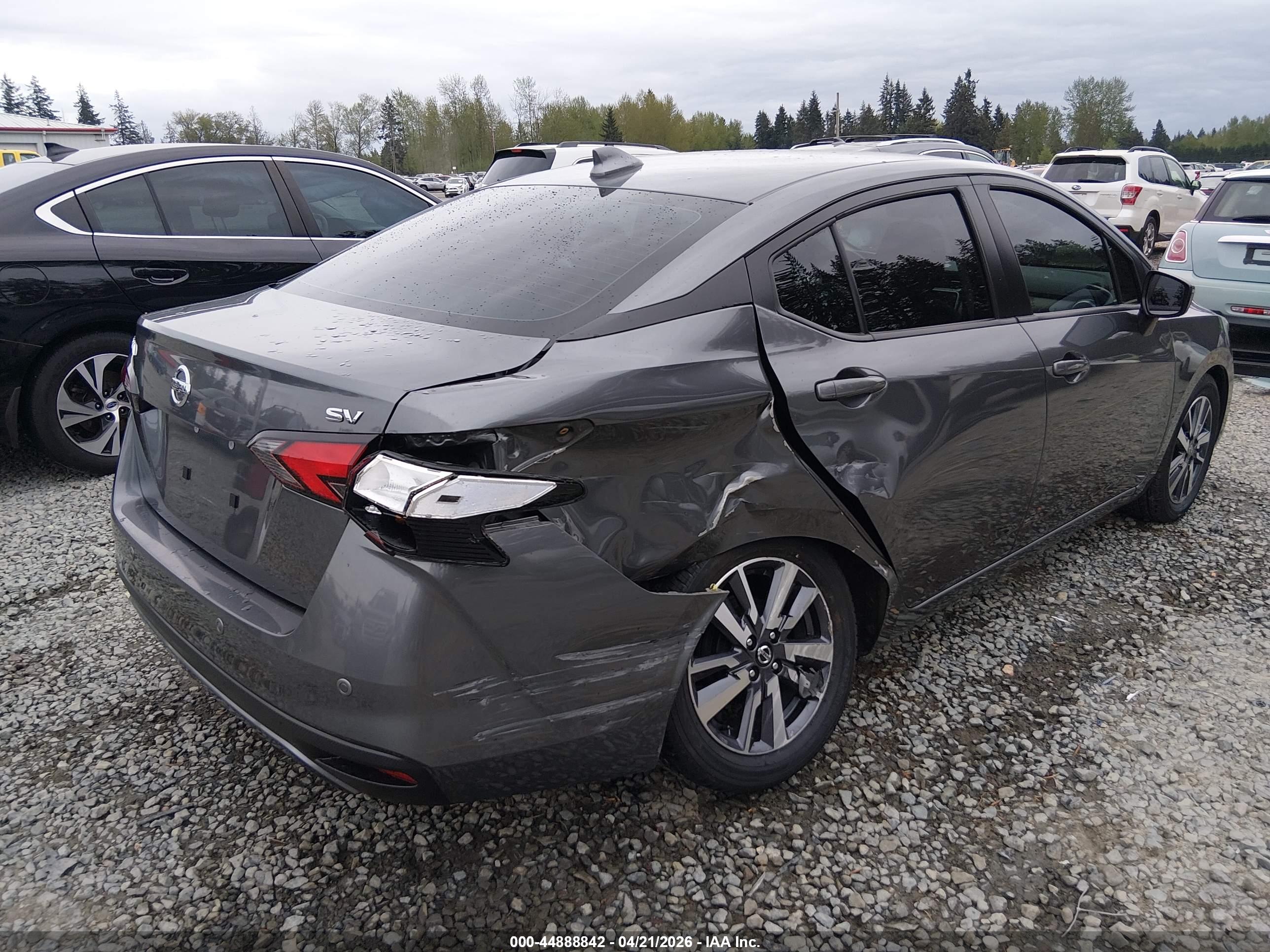 NISSAN VERSA image 4