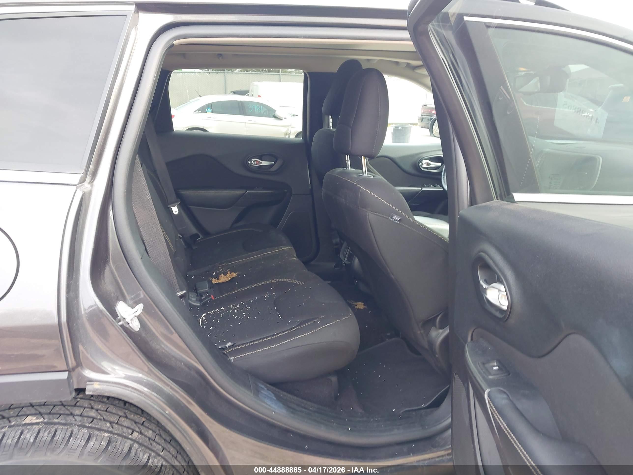 JEEP CHEROKEE image 8