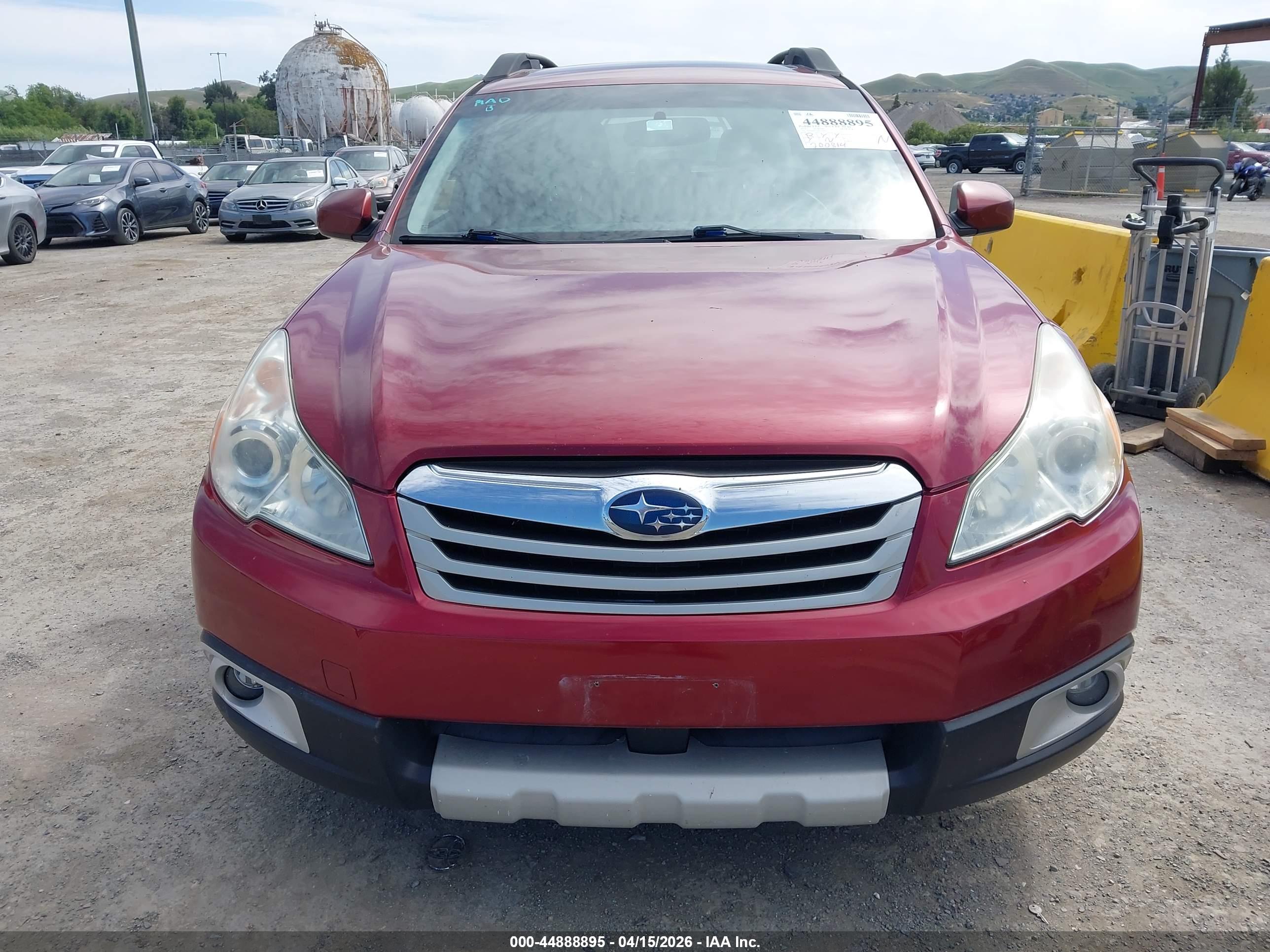 SUBARU OUTBACK image 6