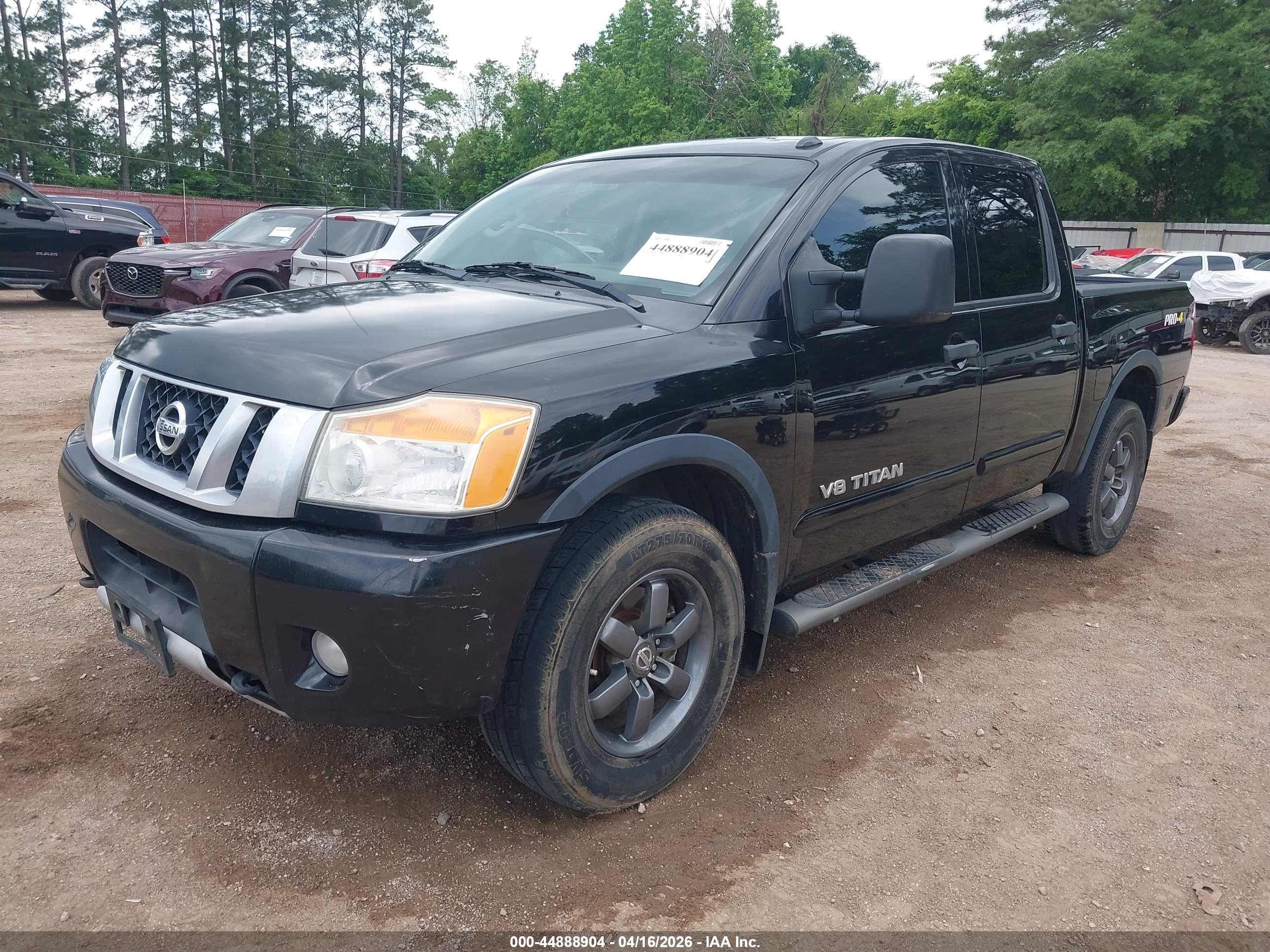 NISSAN TITAN image 2
