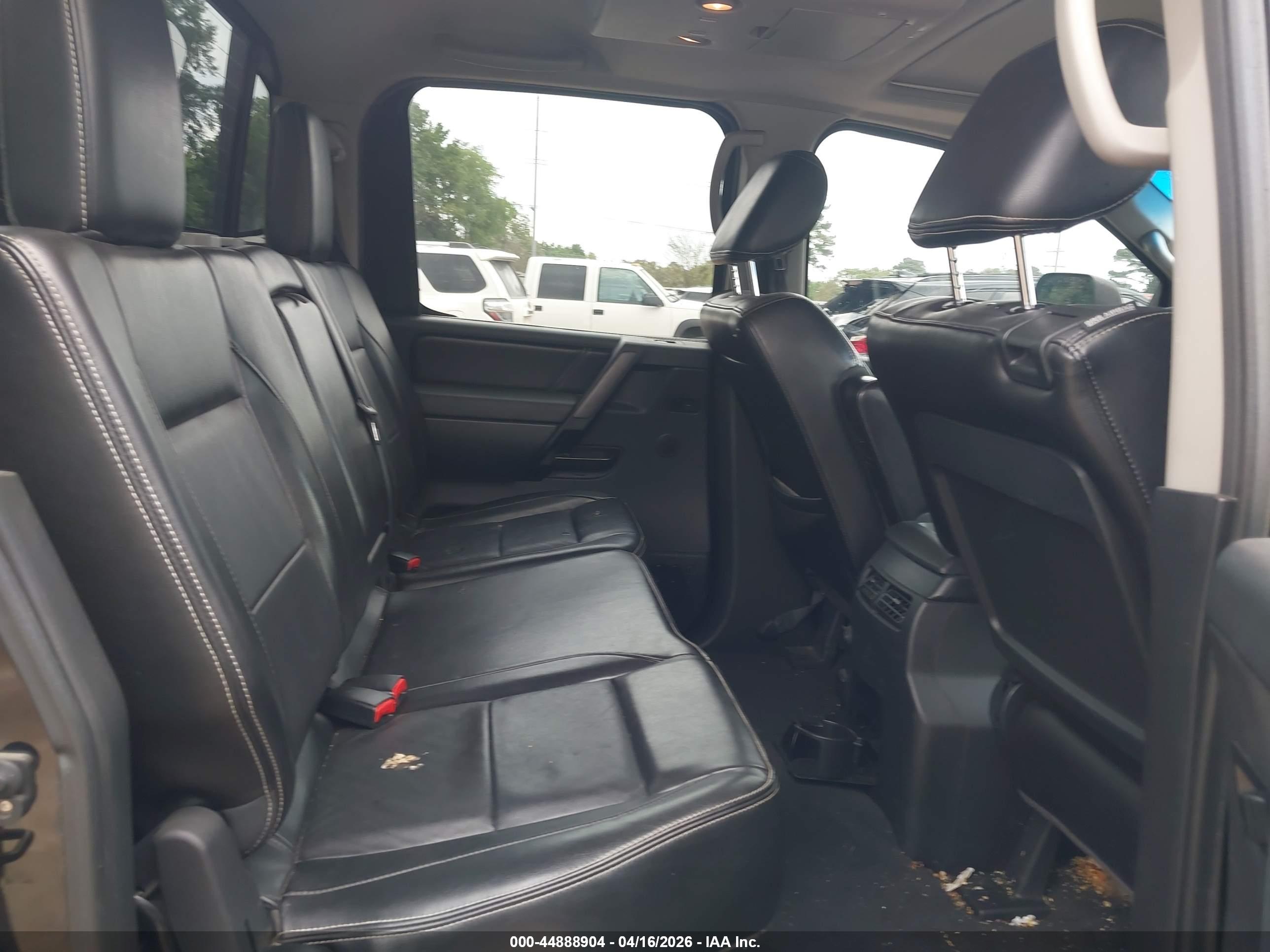 NISSAN TITAN image 8