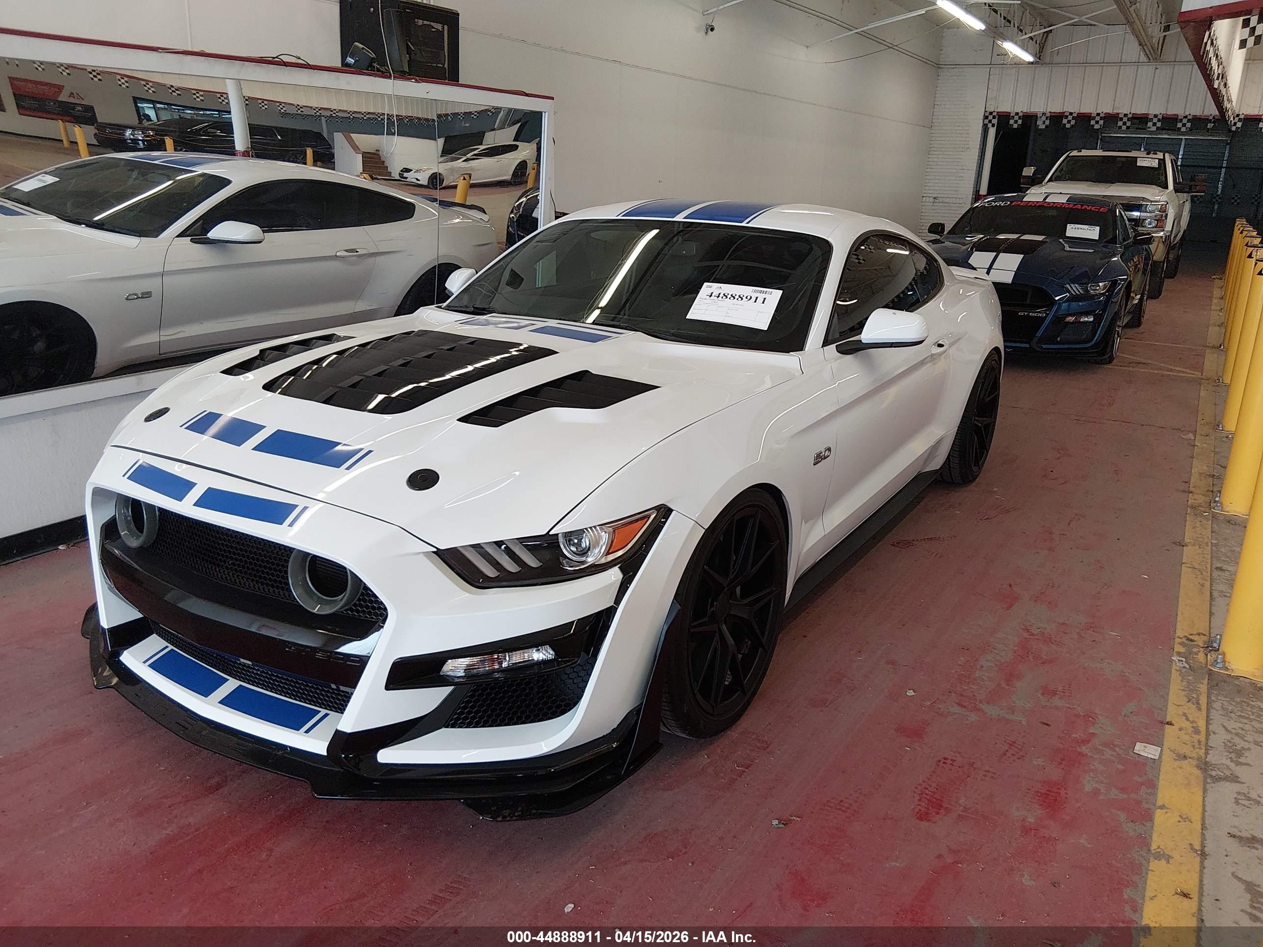 FORD MUSTANG image 2