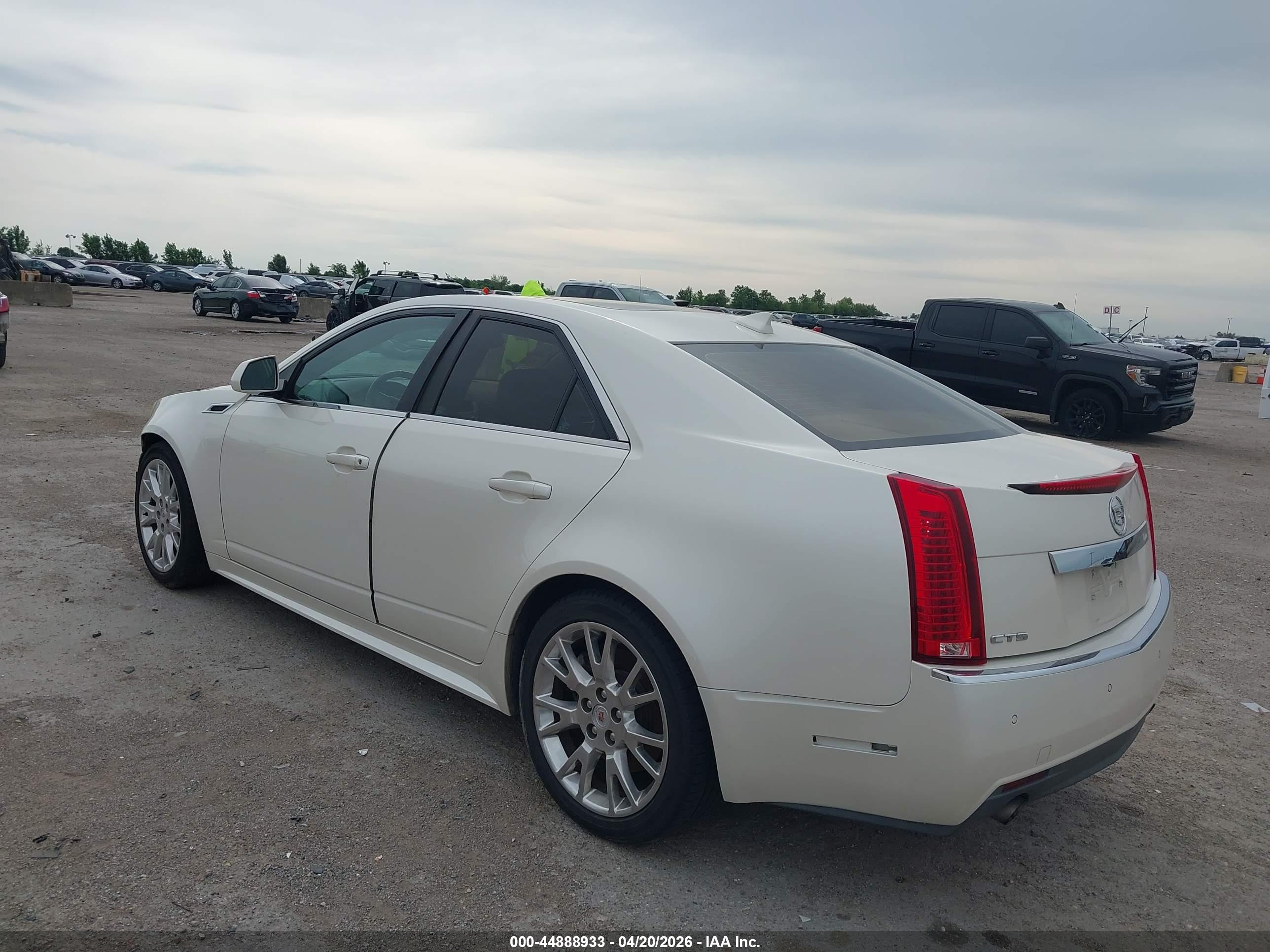 CADILLAC CTS image 3