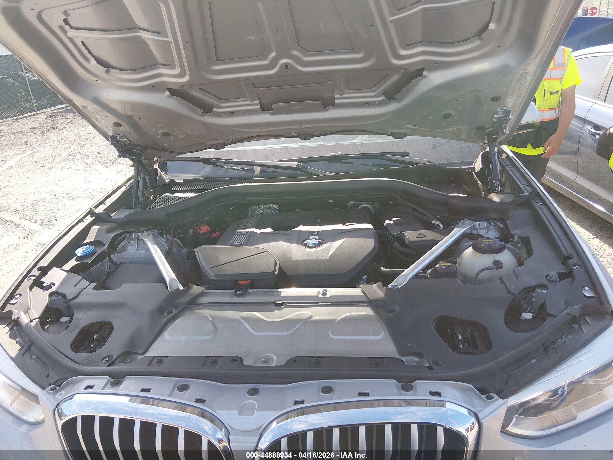 BMW X4 image 10