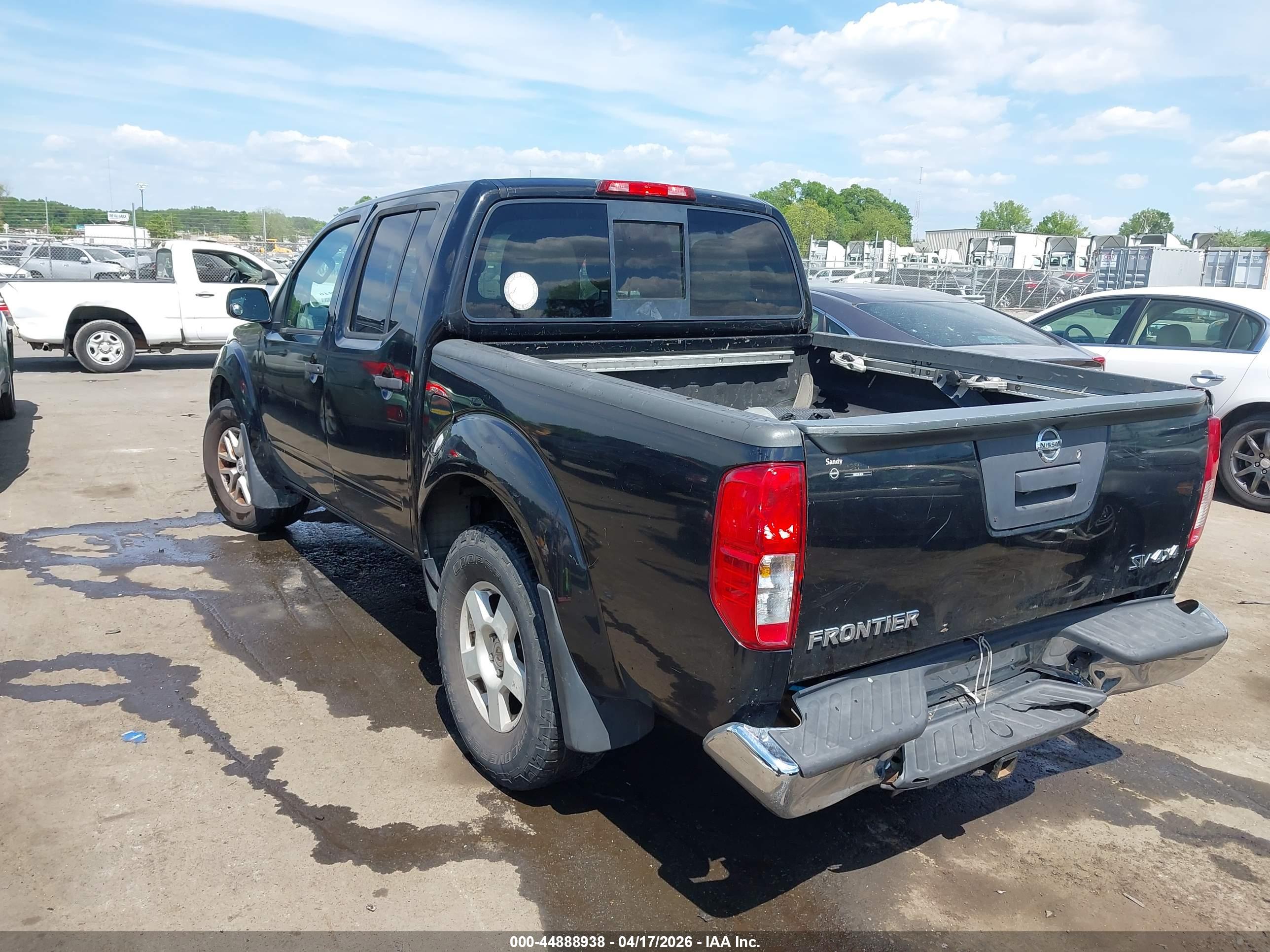 NISSAN FRONTIER image 3