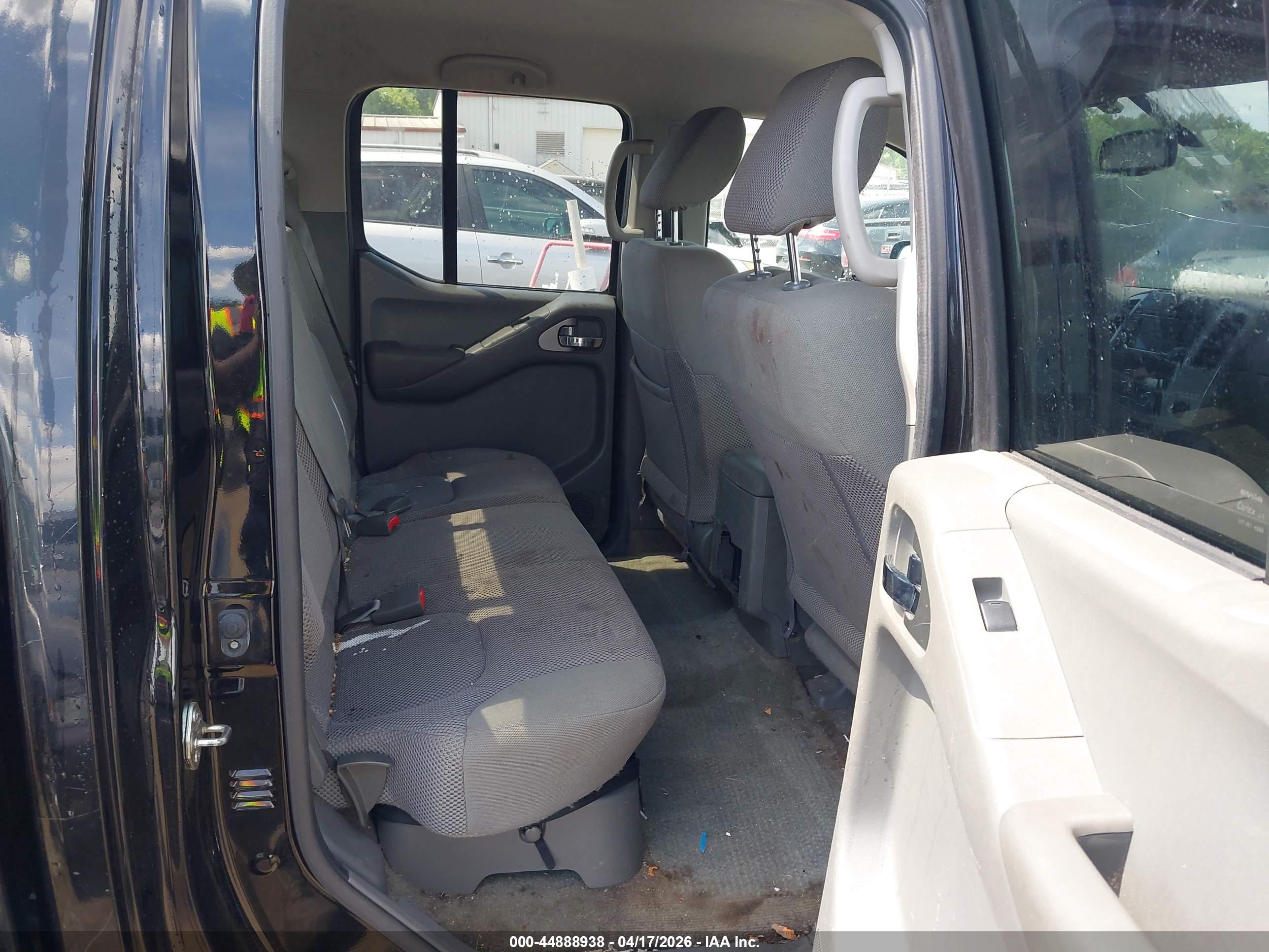 NISSAN FRONTIER image 8