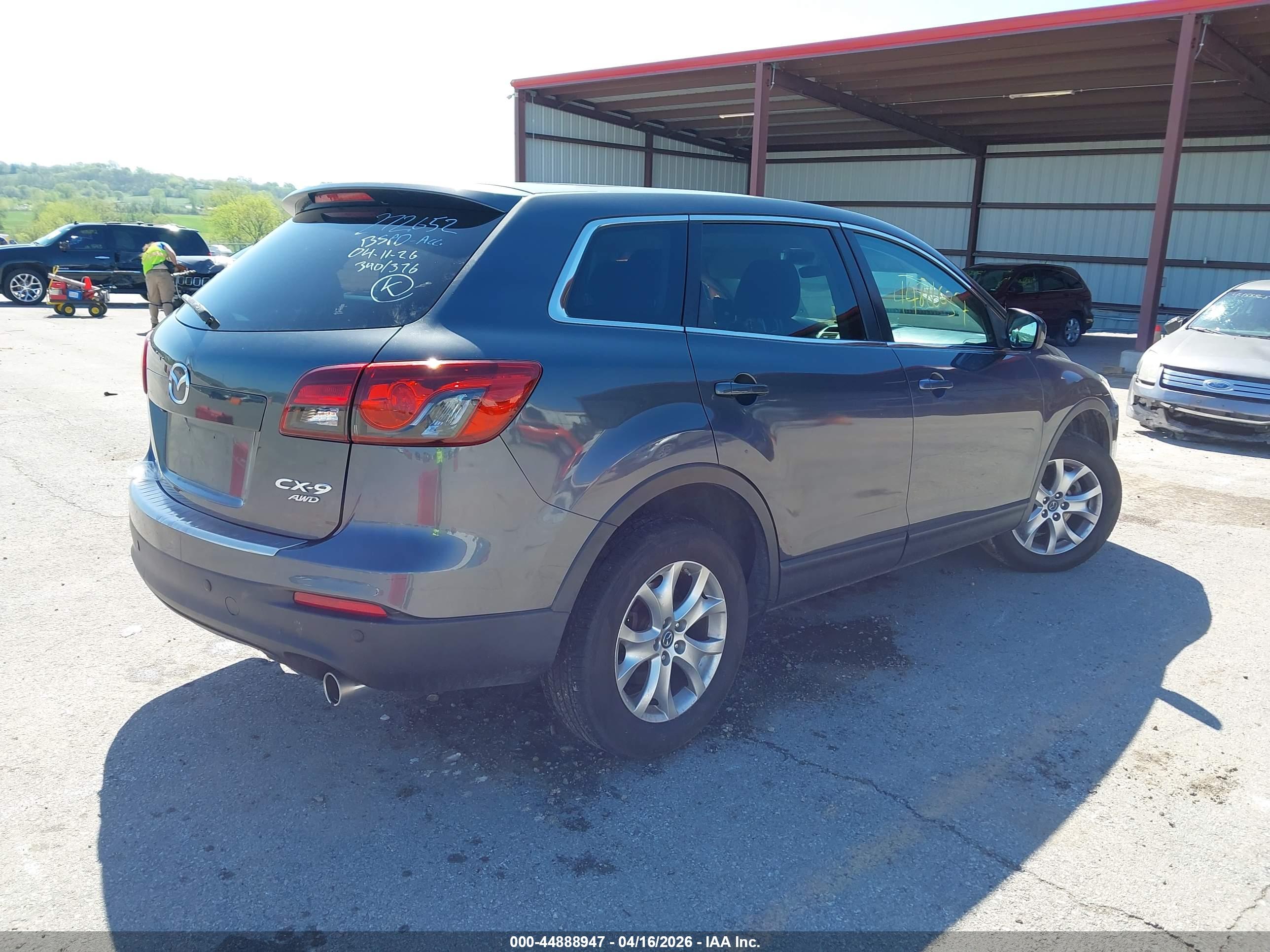 MAZDA CX-9 image 4