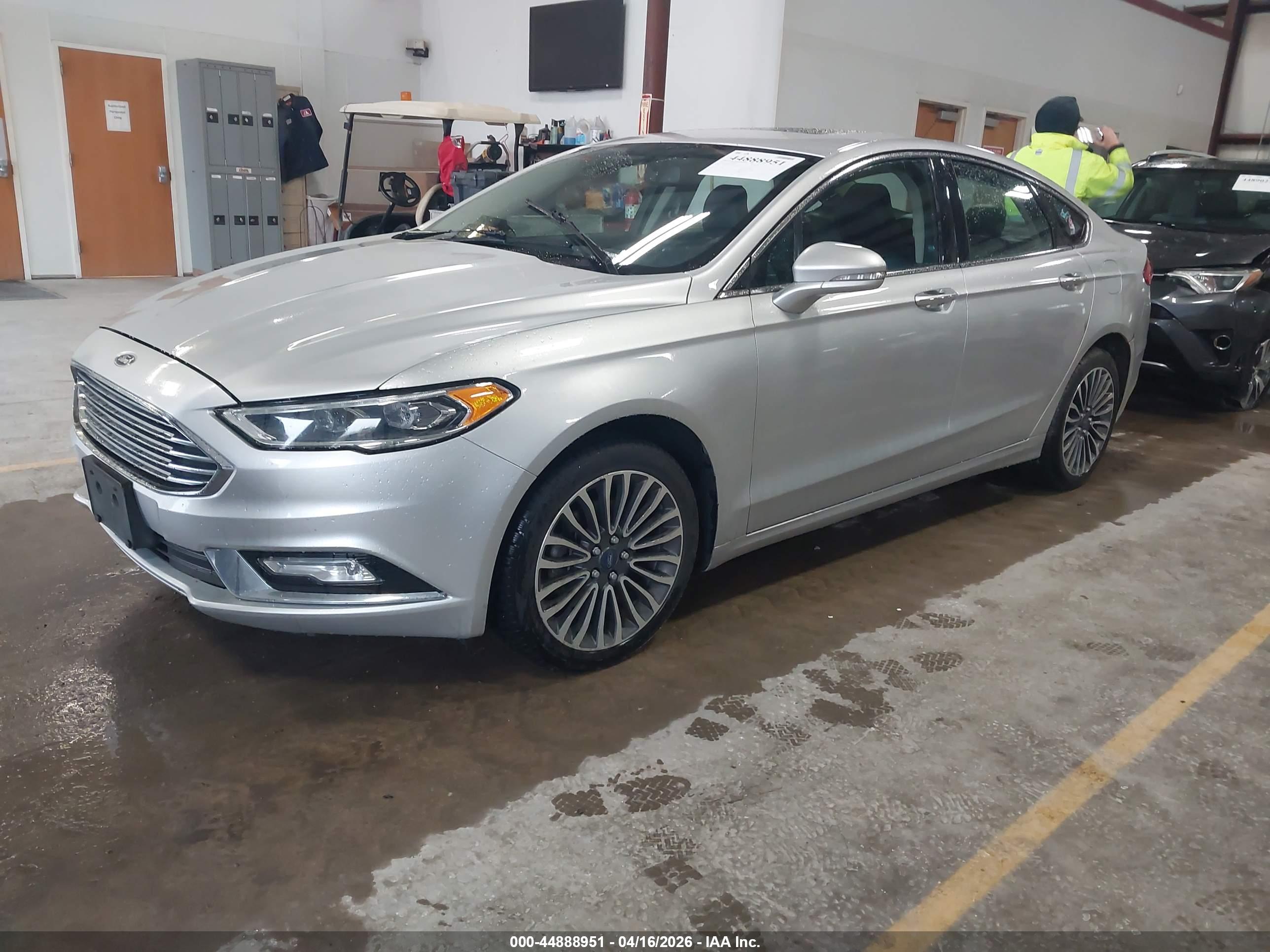 FORD FUSION image 2
