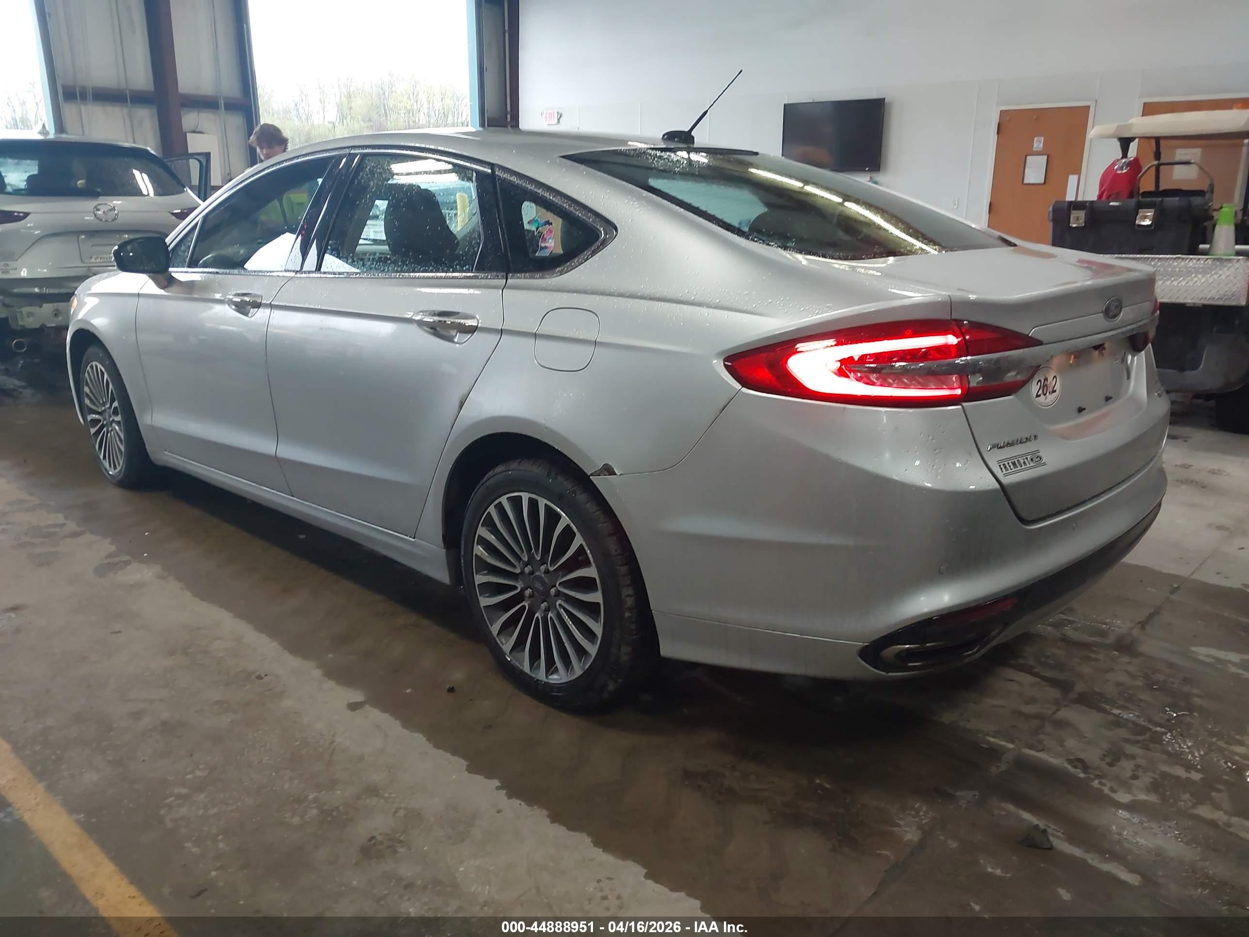 FORD FUSION image 3