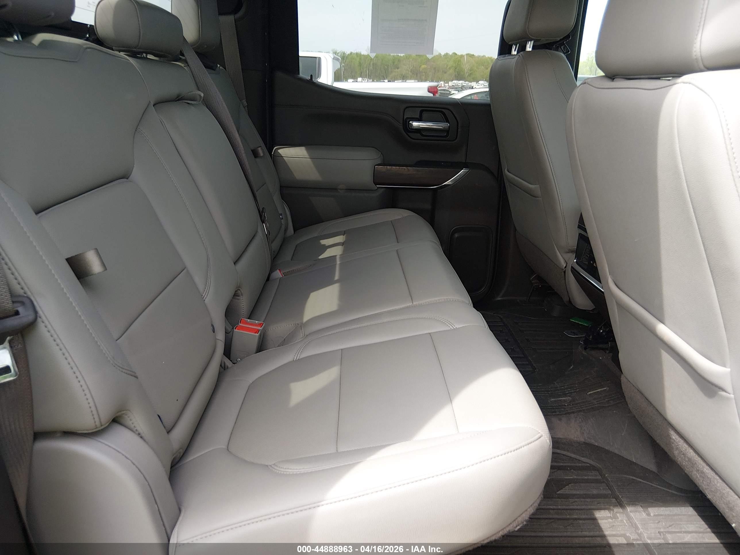 GMC SIERRA image 8