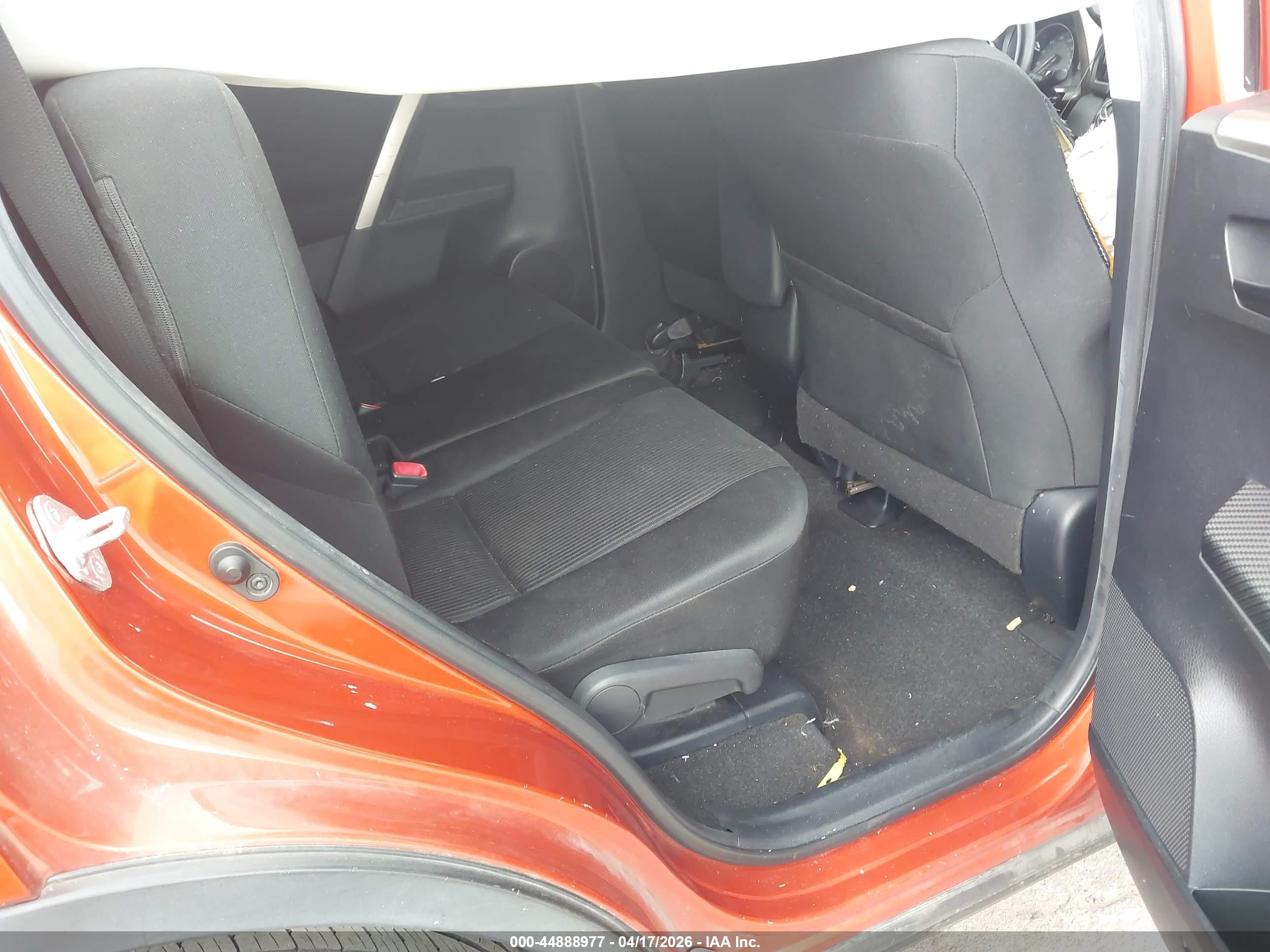 TOYOTA RAV4 image 8