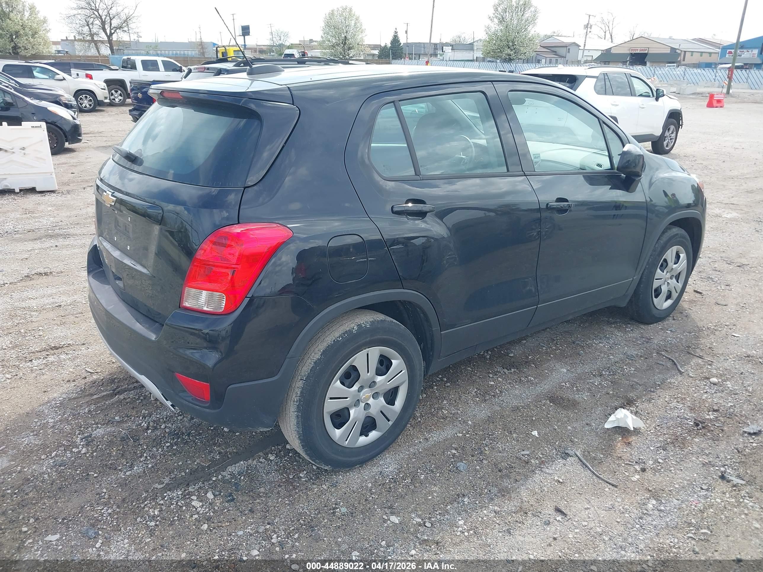CHEVROLET TRAX image 4