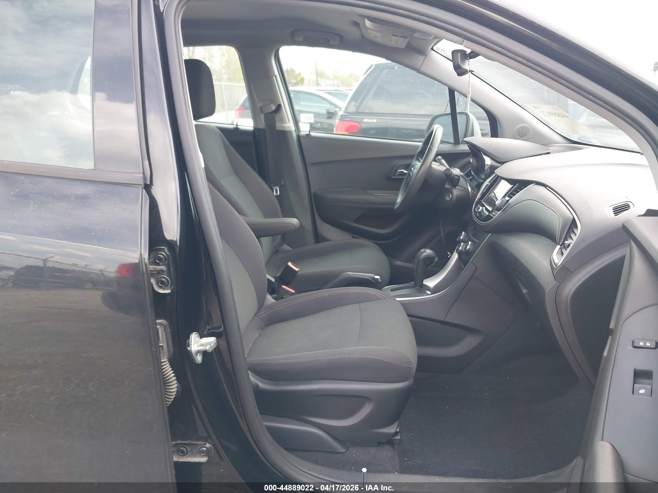CHEVROLET TRAX image 5