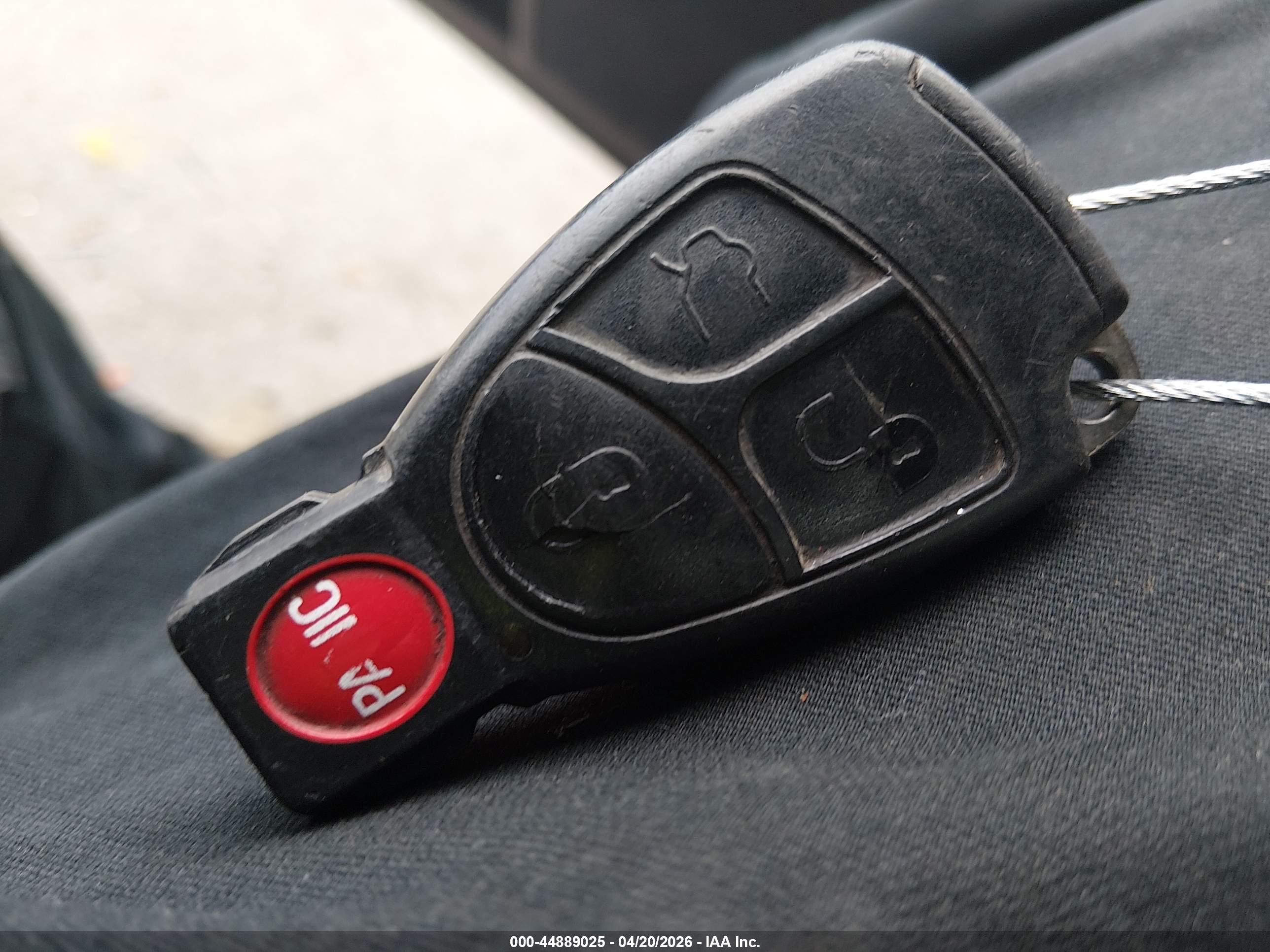 MERCEDES-BENZ C image 11