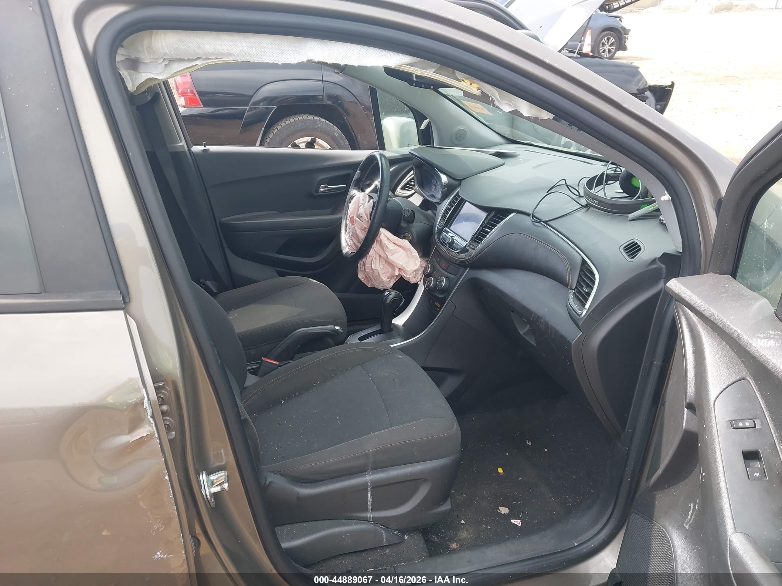 CHEVROLET TRAX image 5