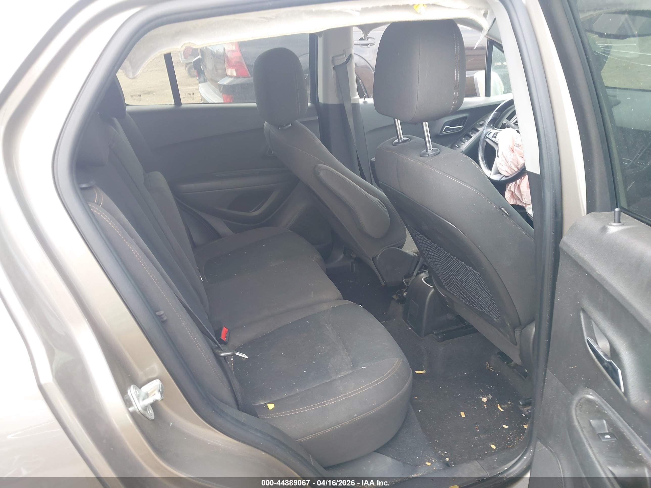 CHEVROLET TRAX image 8