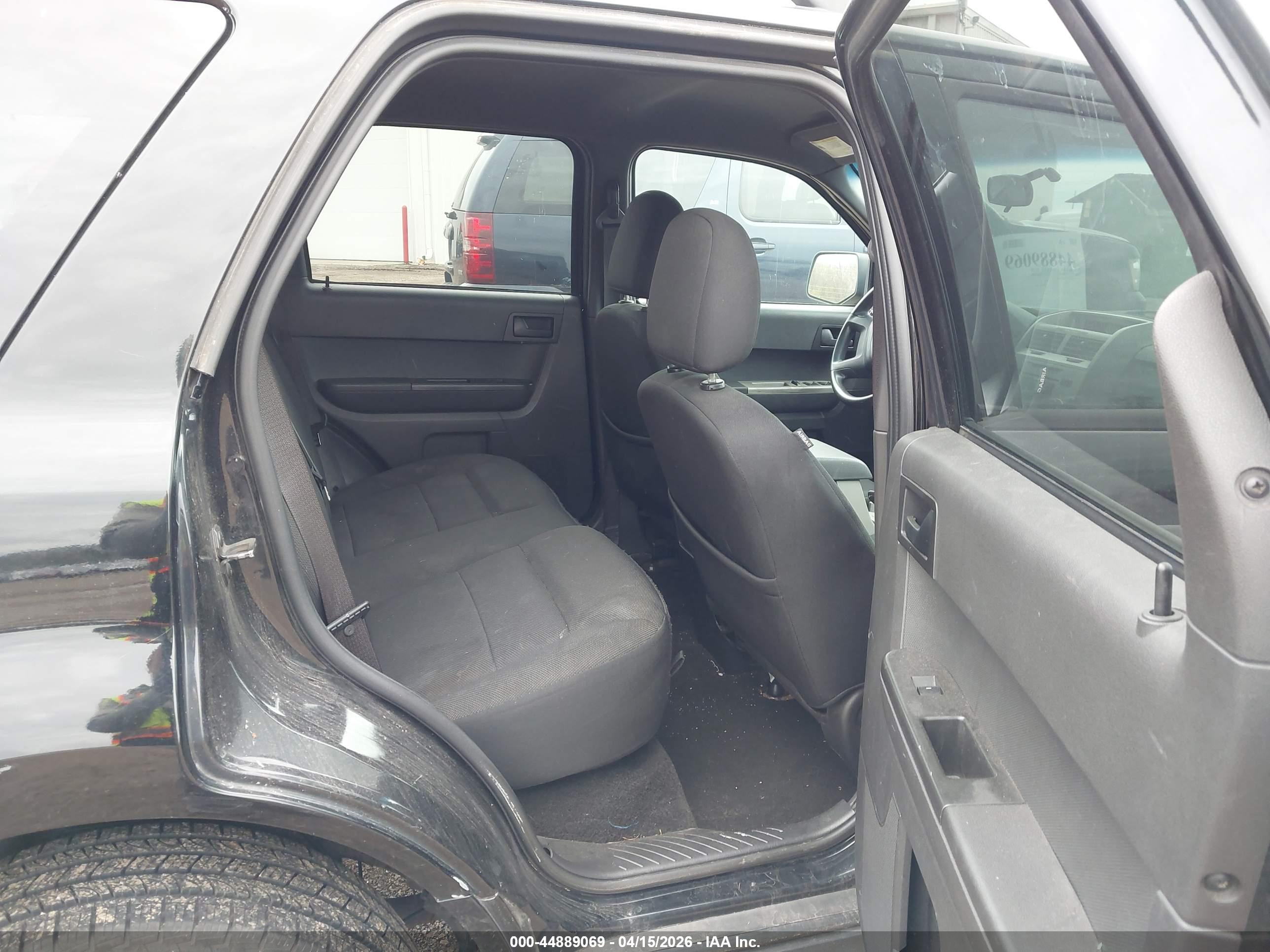 FORD ESCAPE image 8