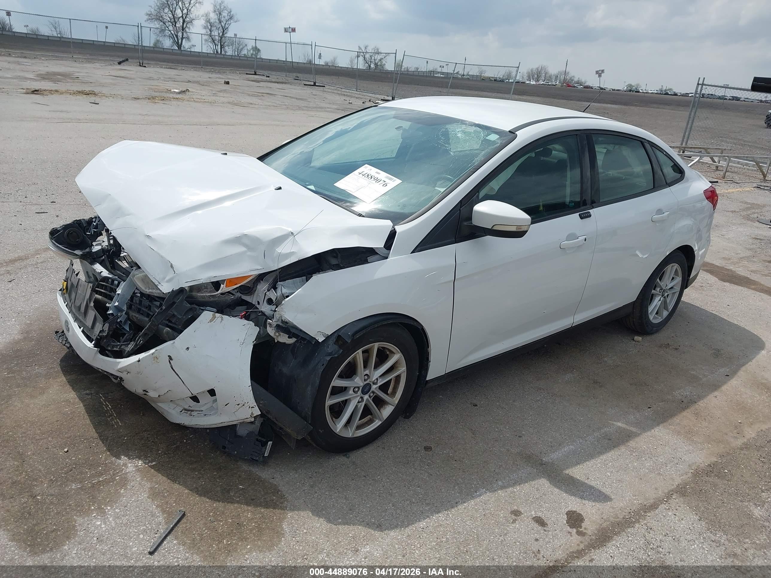 FORD FOCUS image 2
