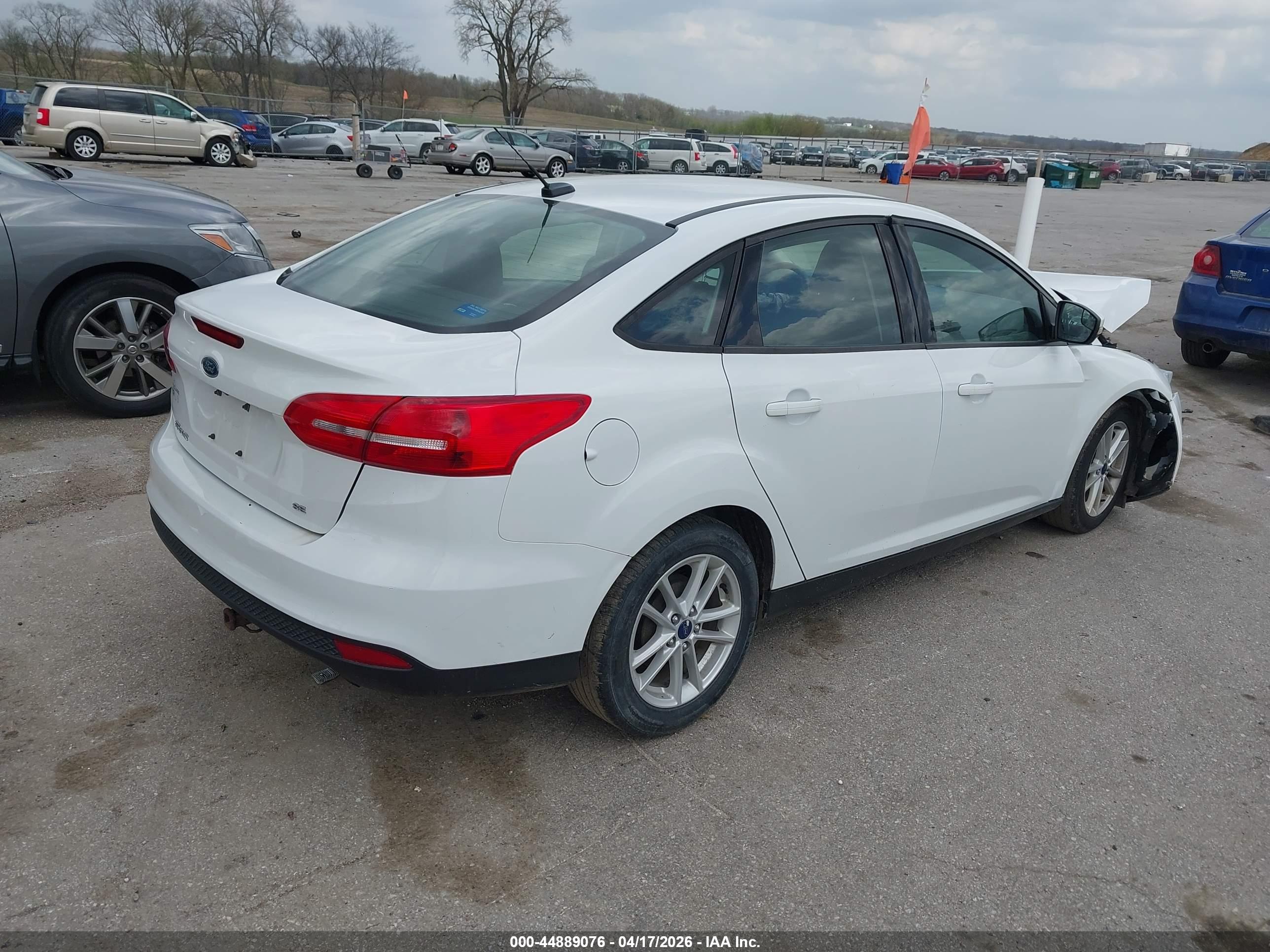 FORD FOCUS image 4
