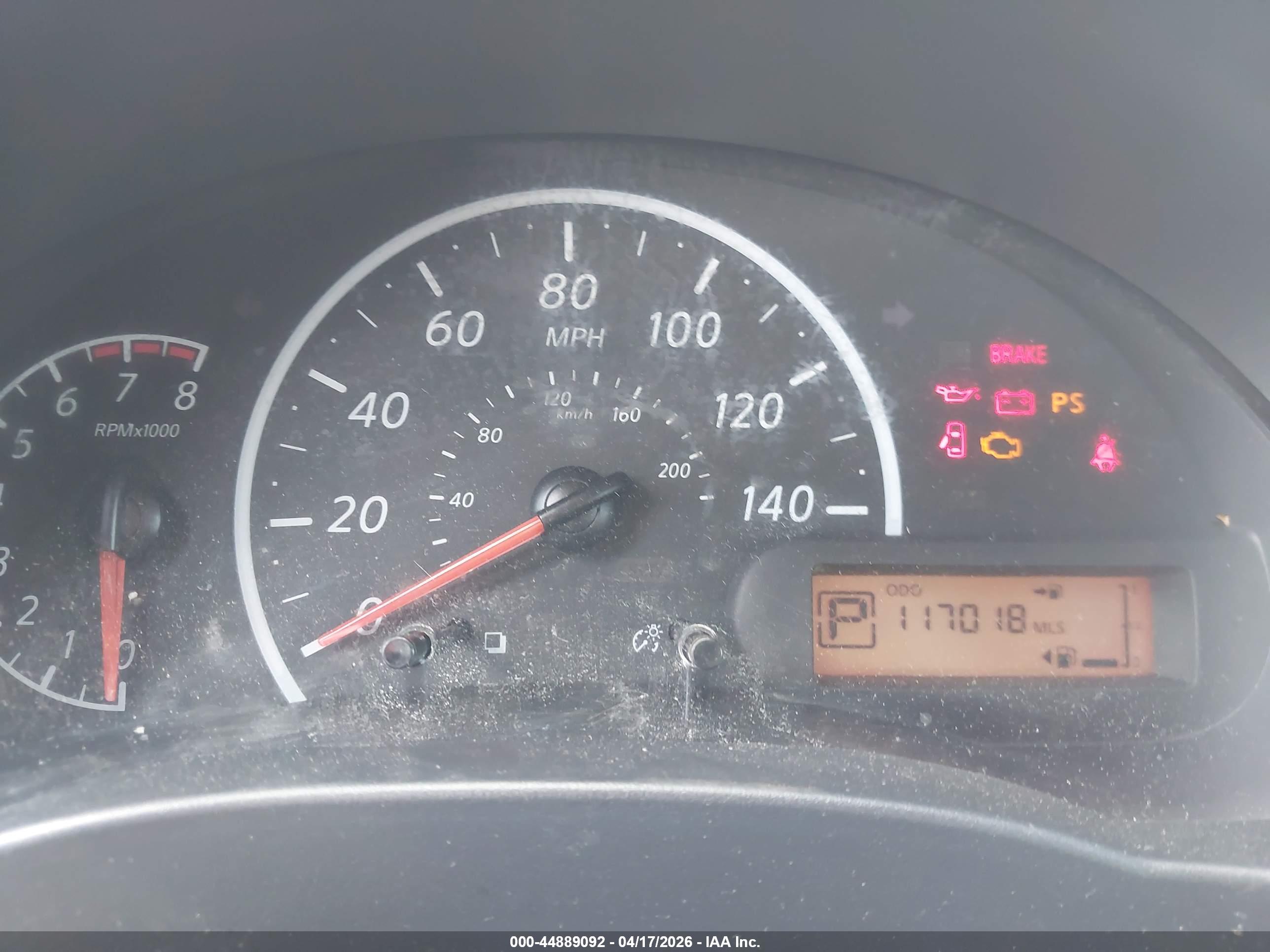 NISSAN VERSA image 7