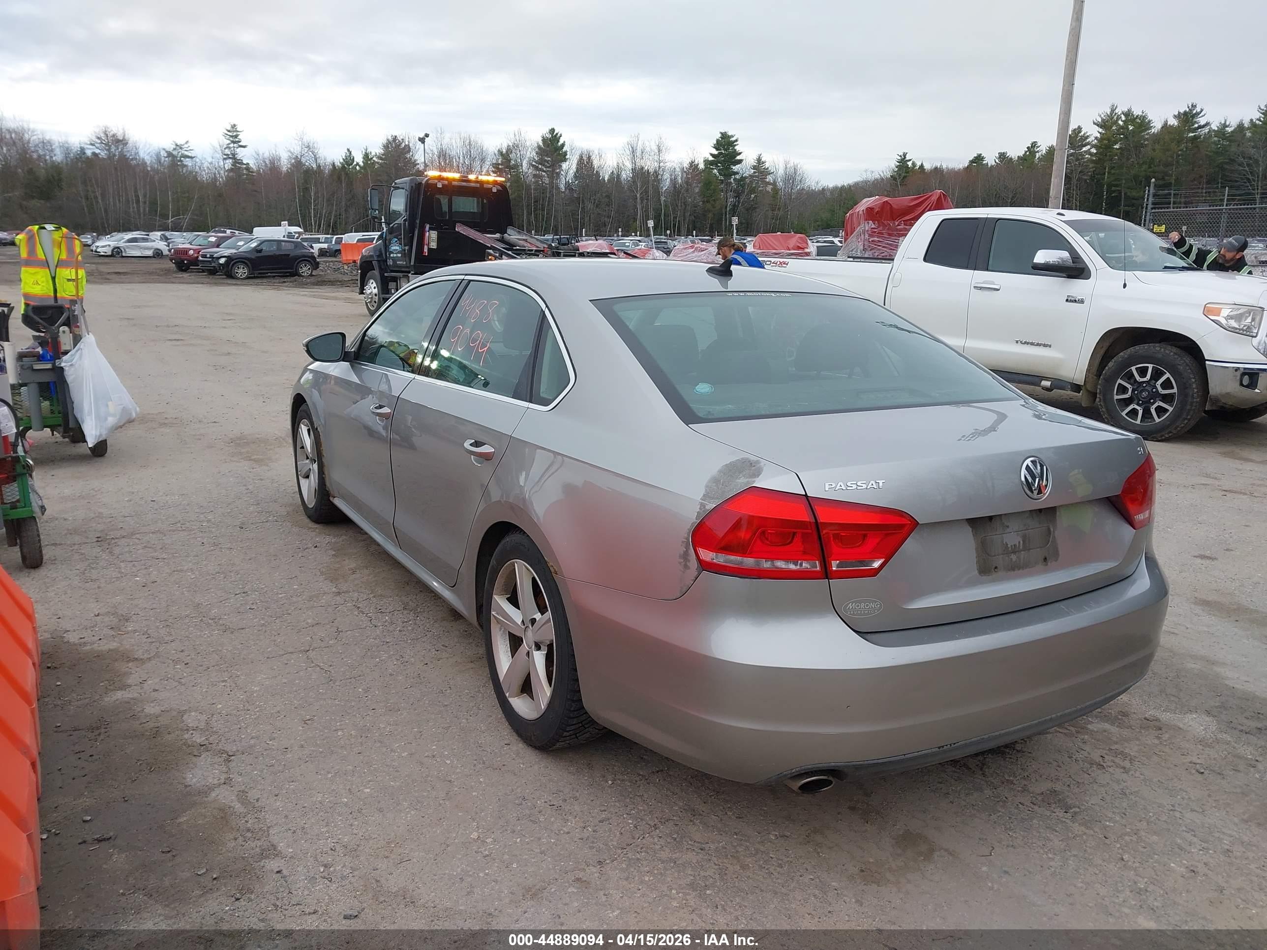 VOLKSWAGEN PASSAT image 3