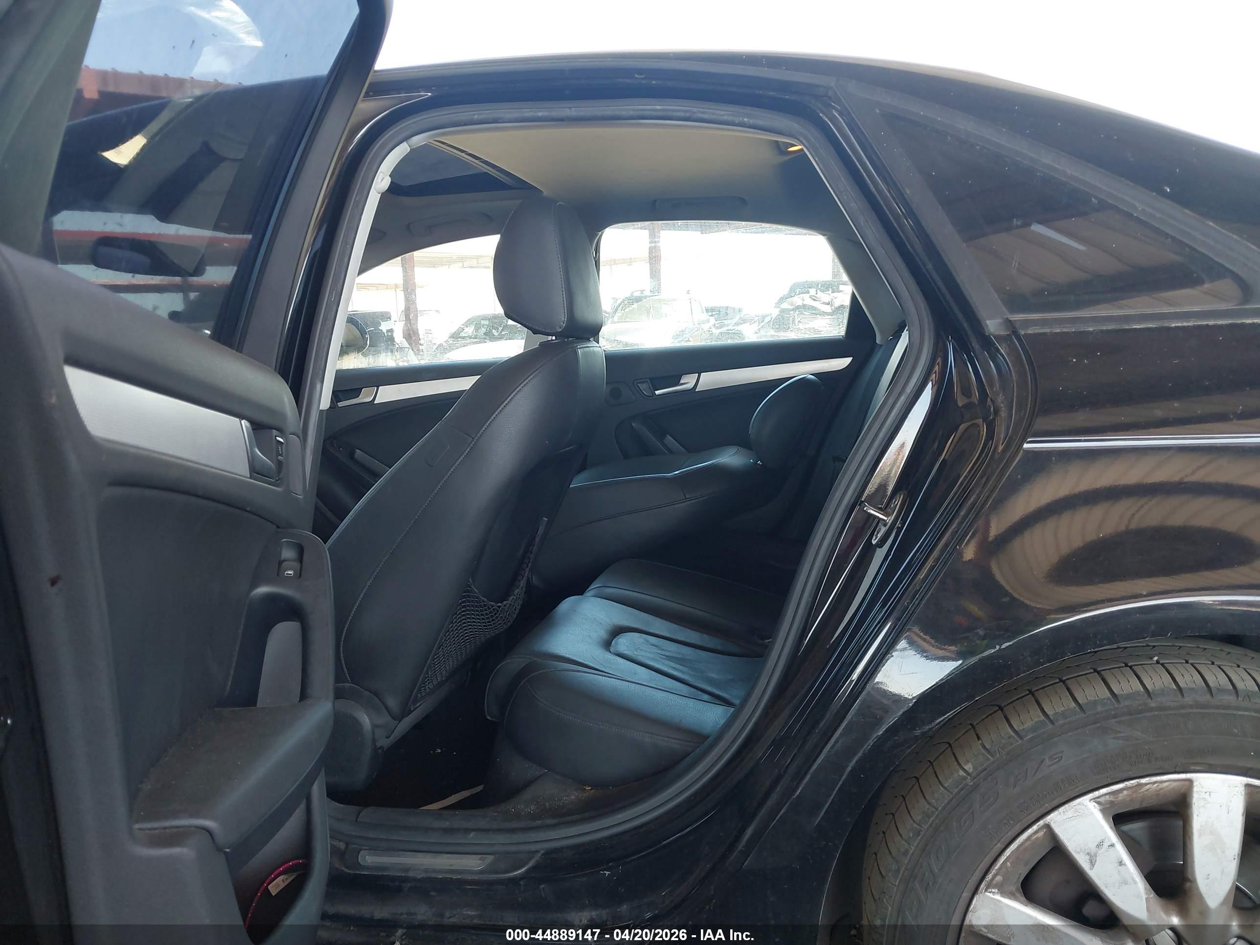 AUDI A4 image 8
