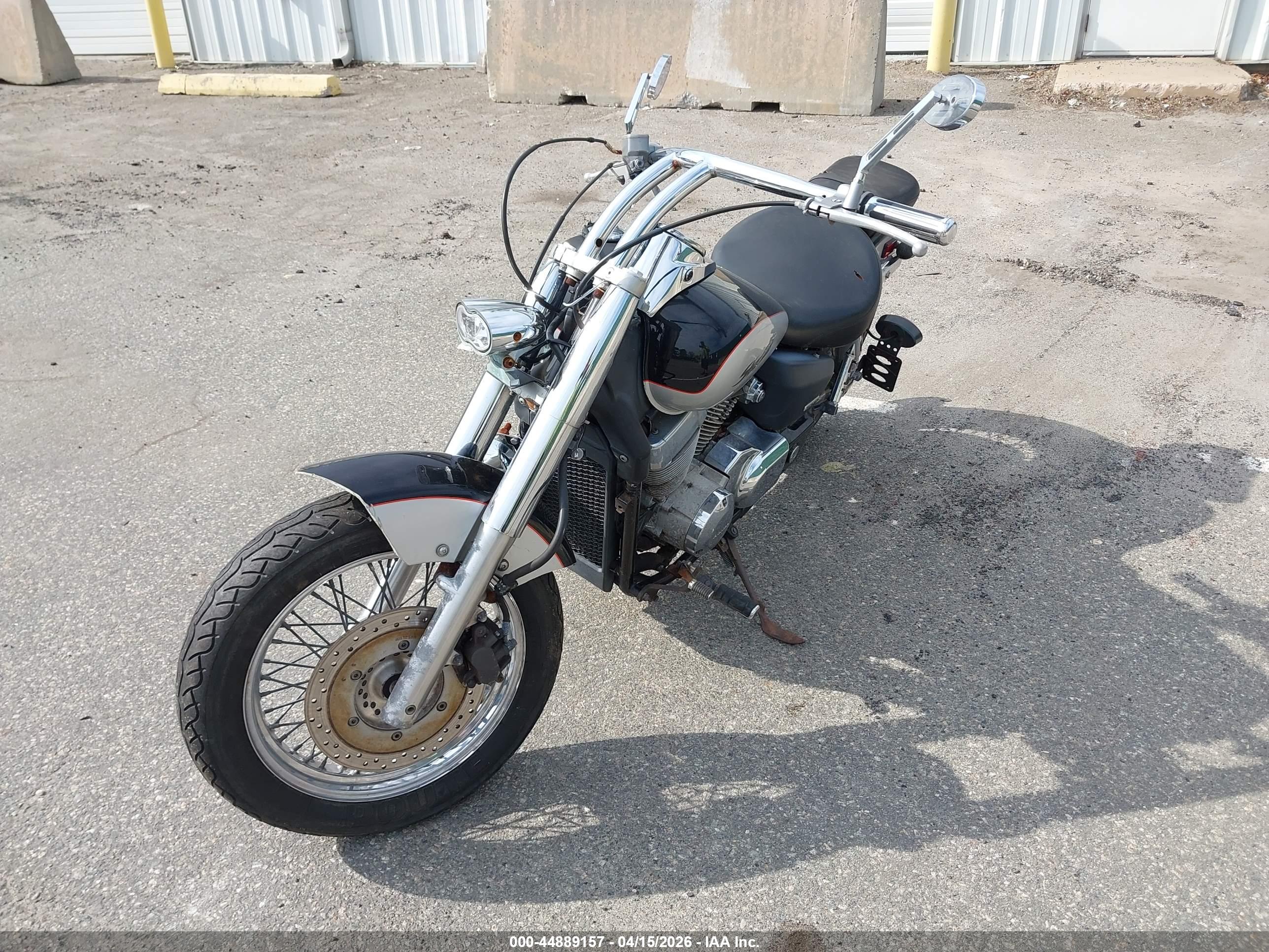 HONDA VT750 image 2