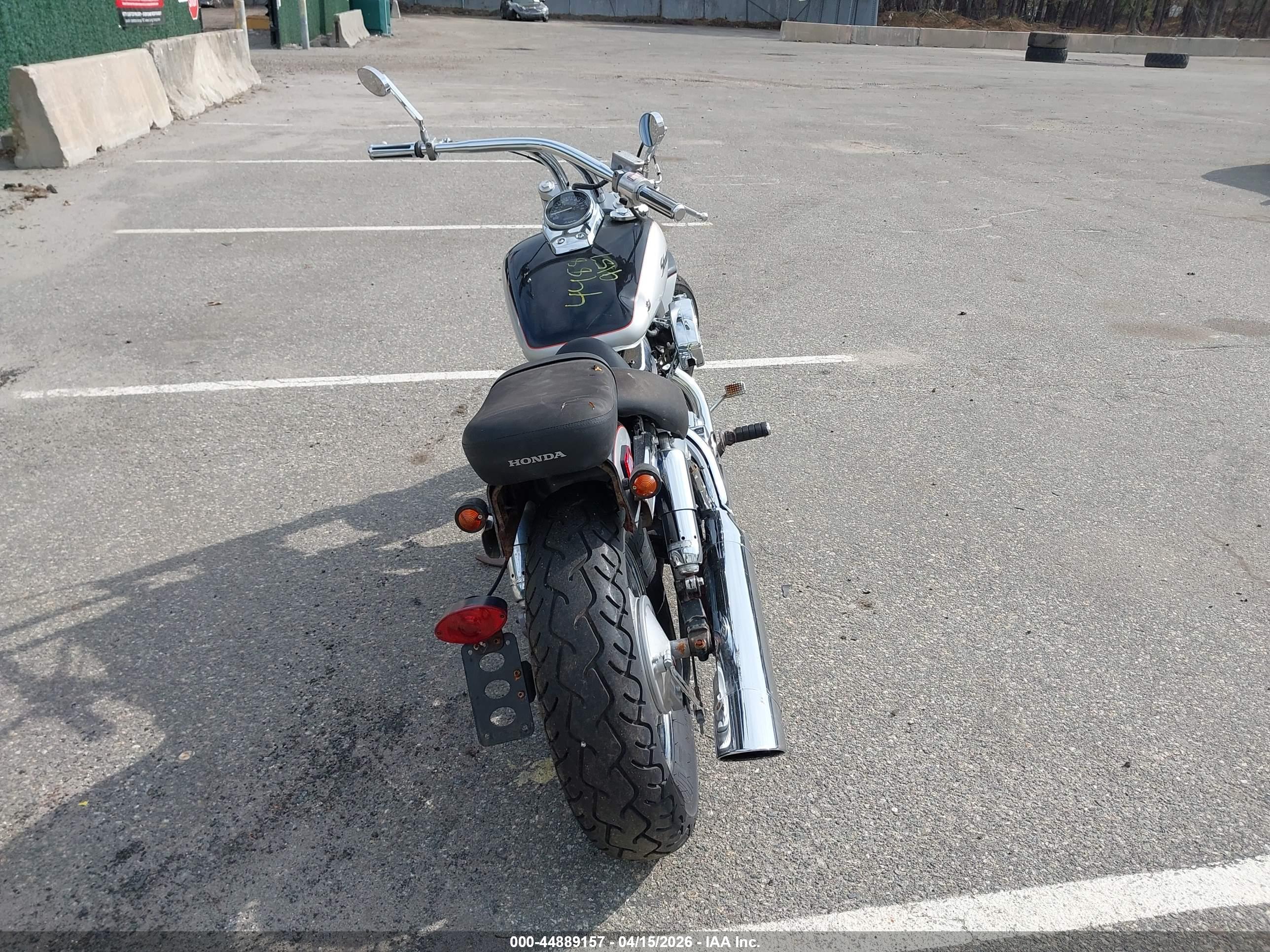 HONDA VT750 image 6