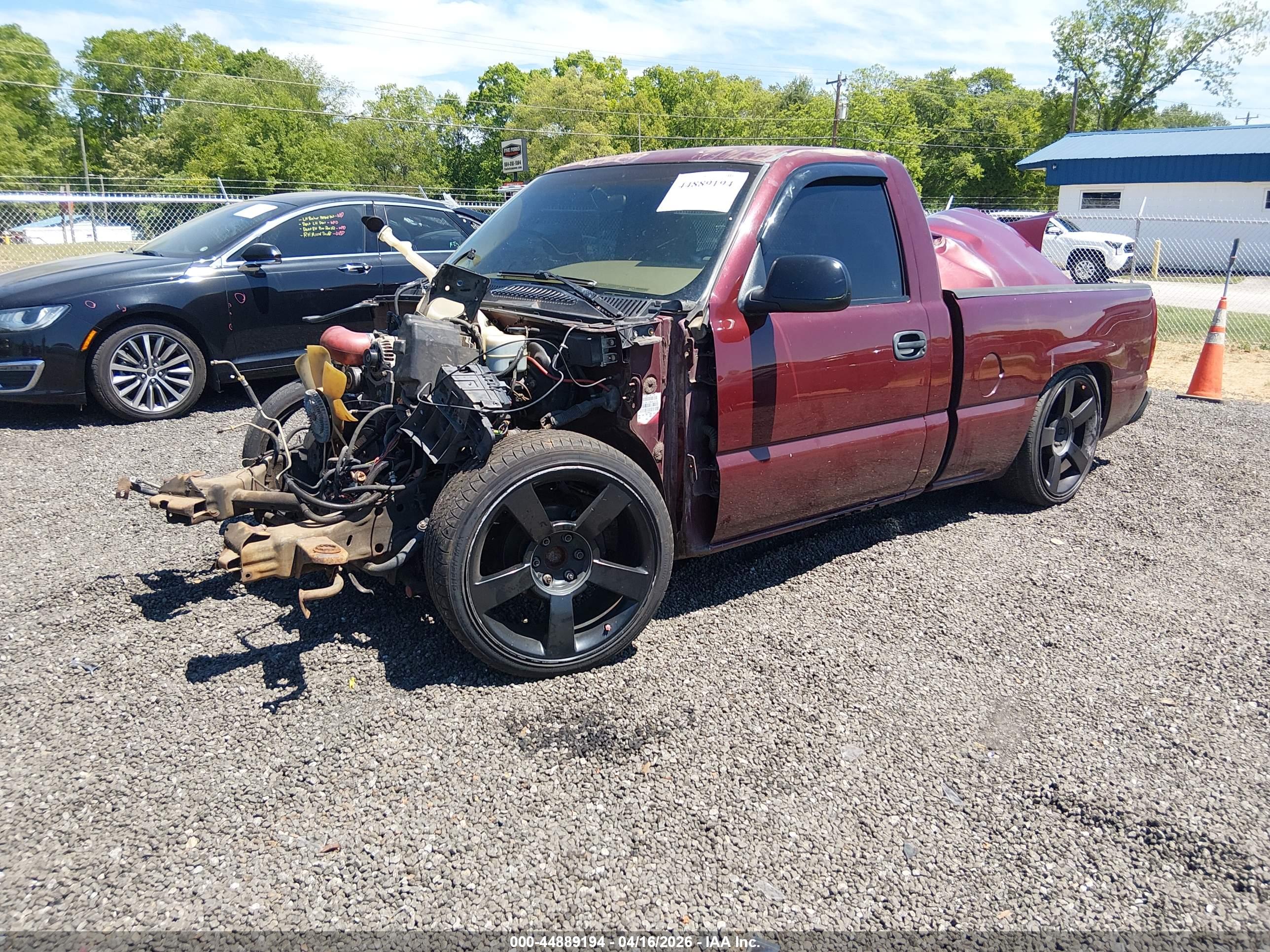 CHEVROLET SILVERADO image 2