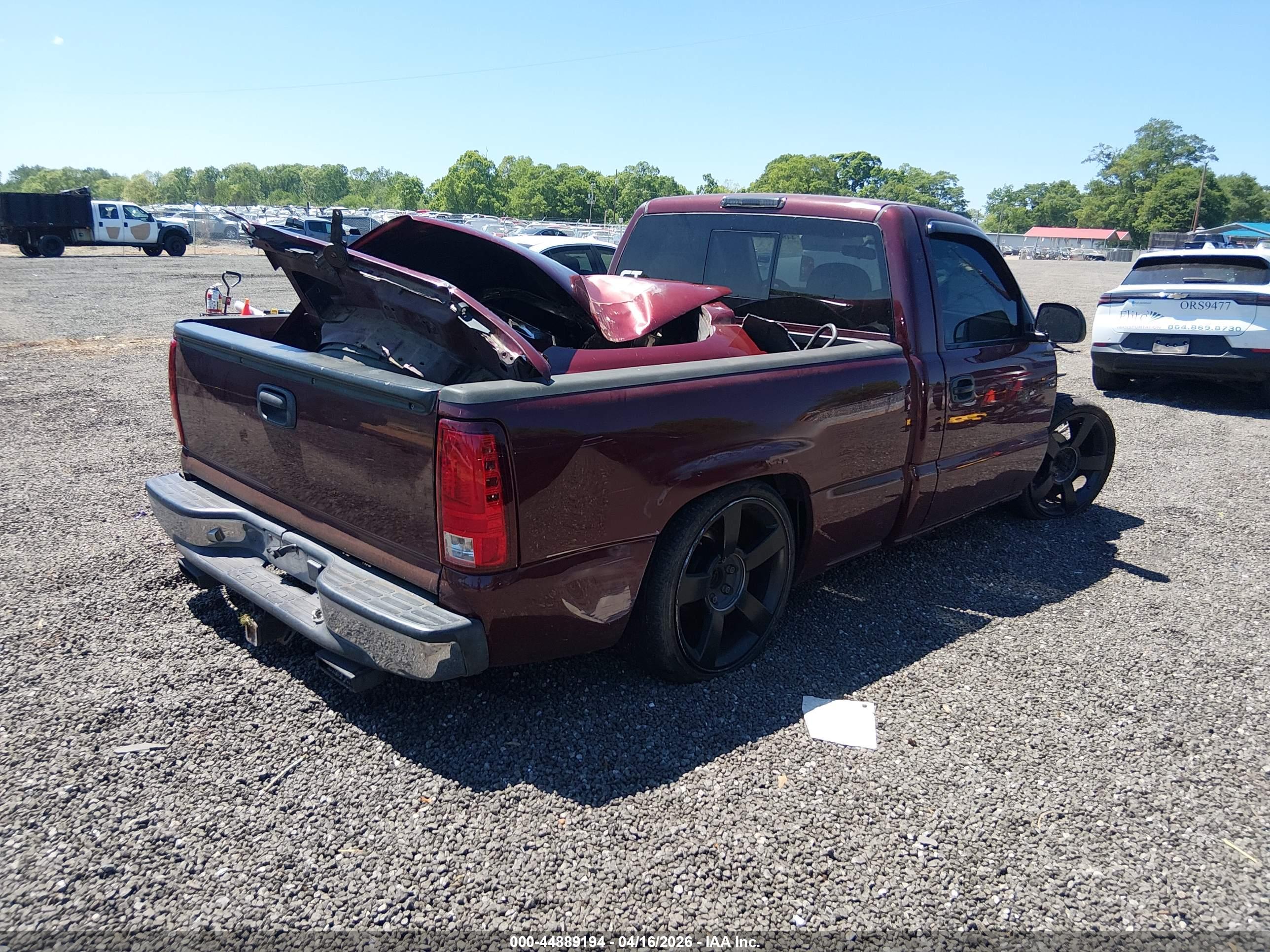 CHEVROLET SILVERADO image 4