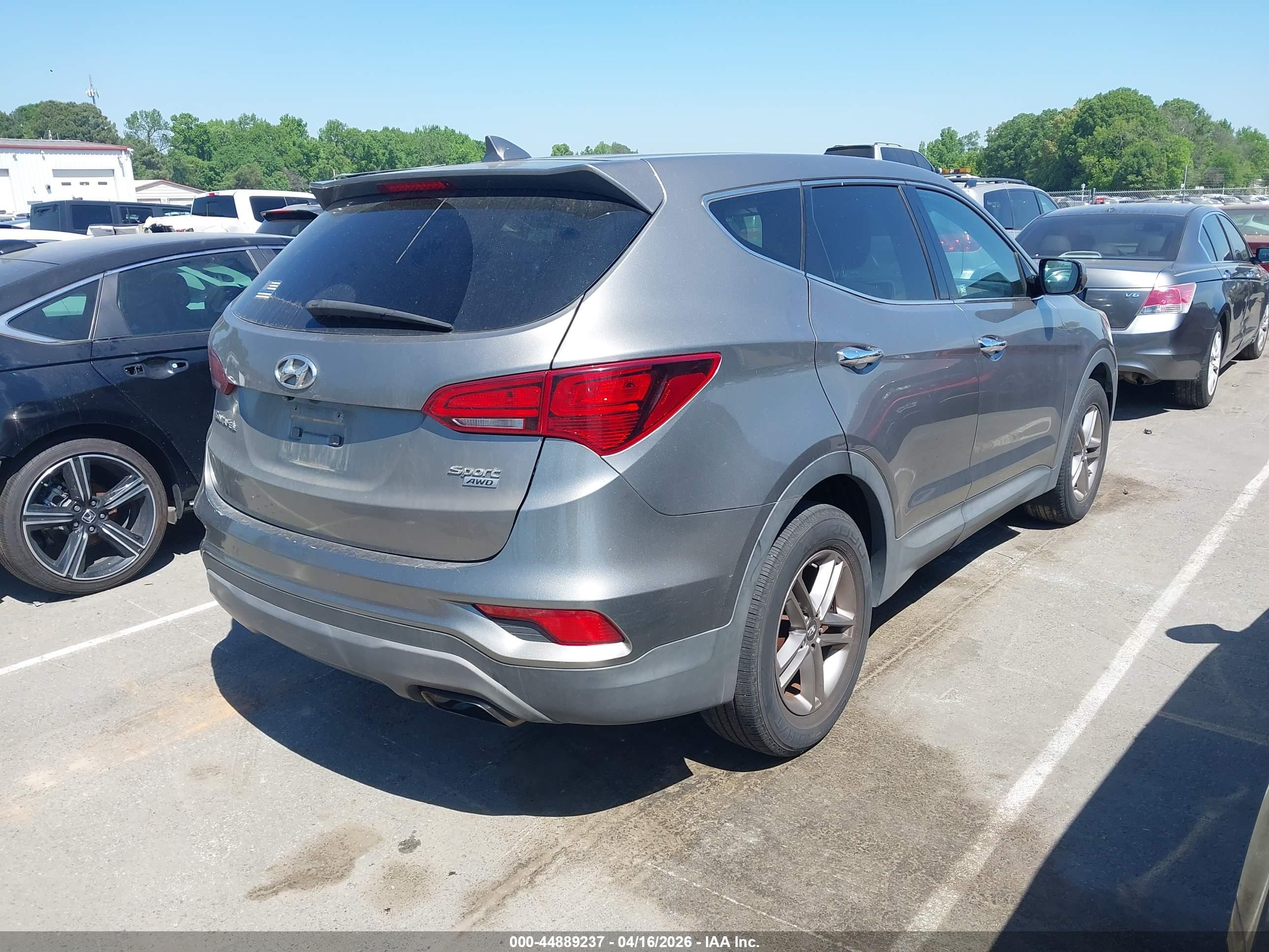 HYUNDAI SANTA image 4