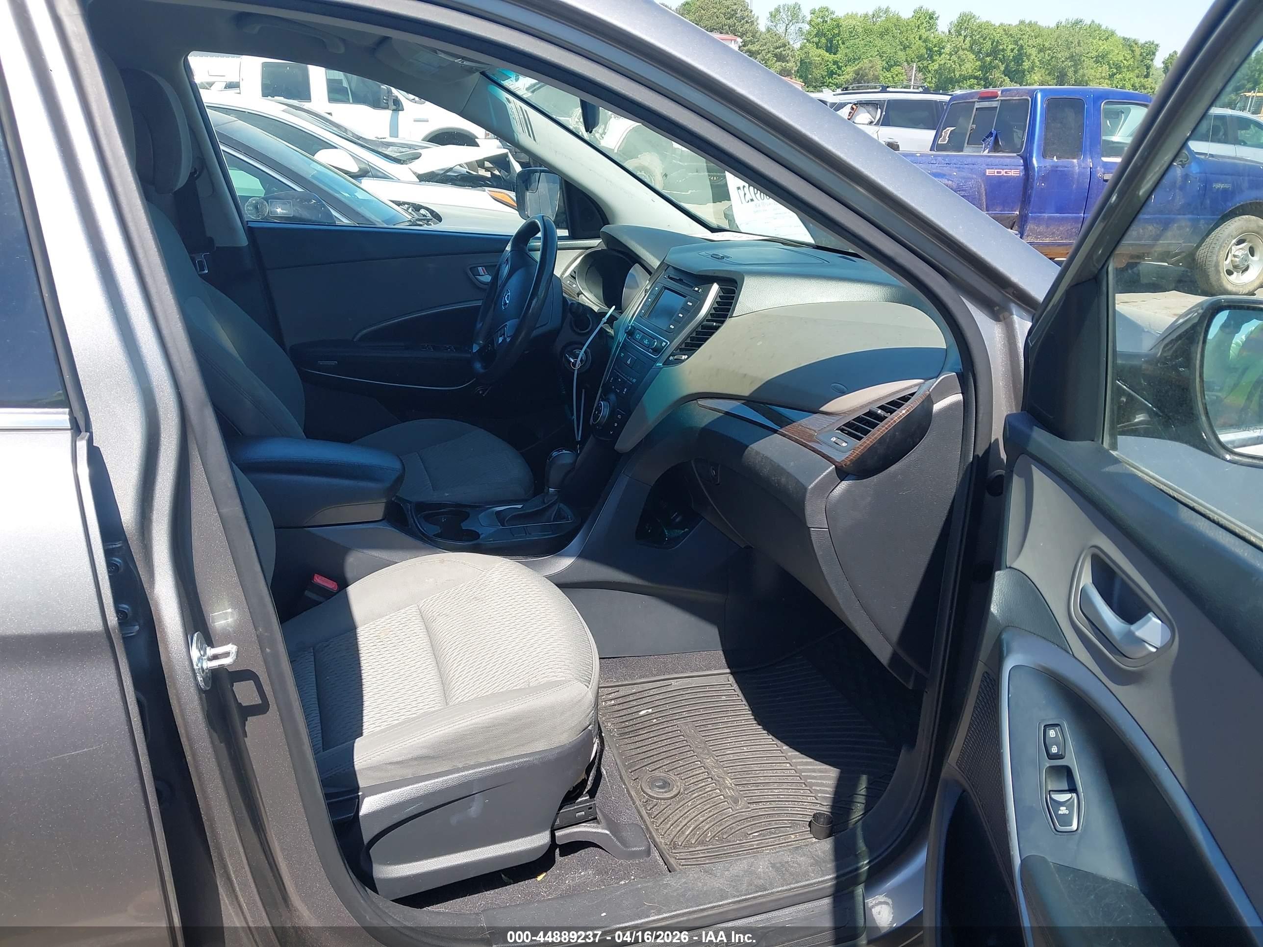 HYUNDAI SANTA image 5