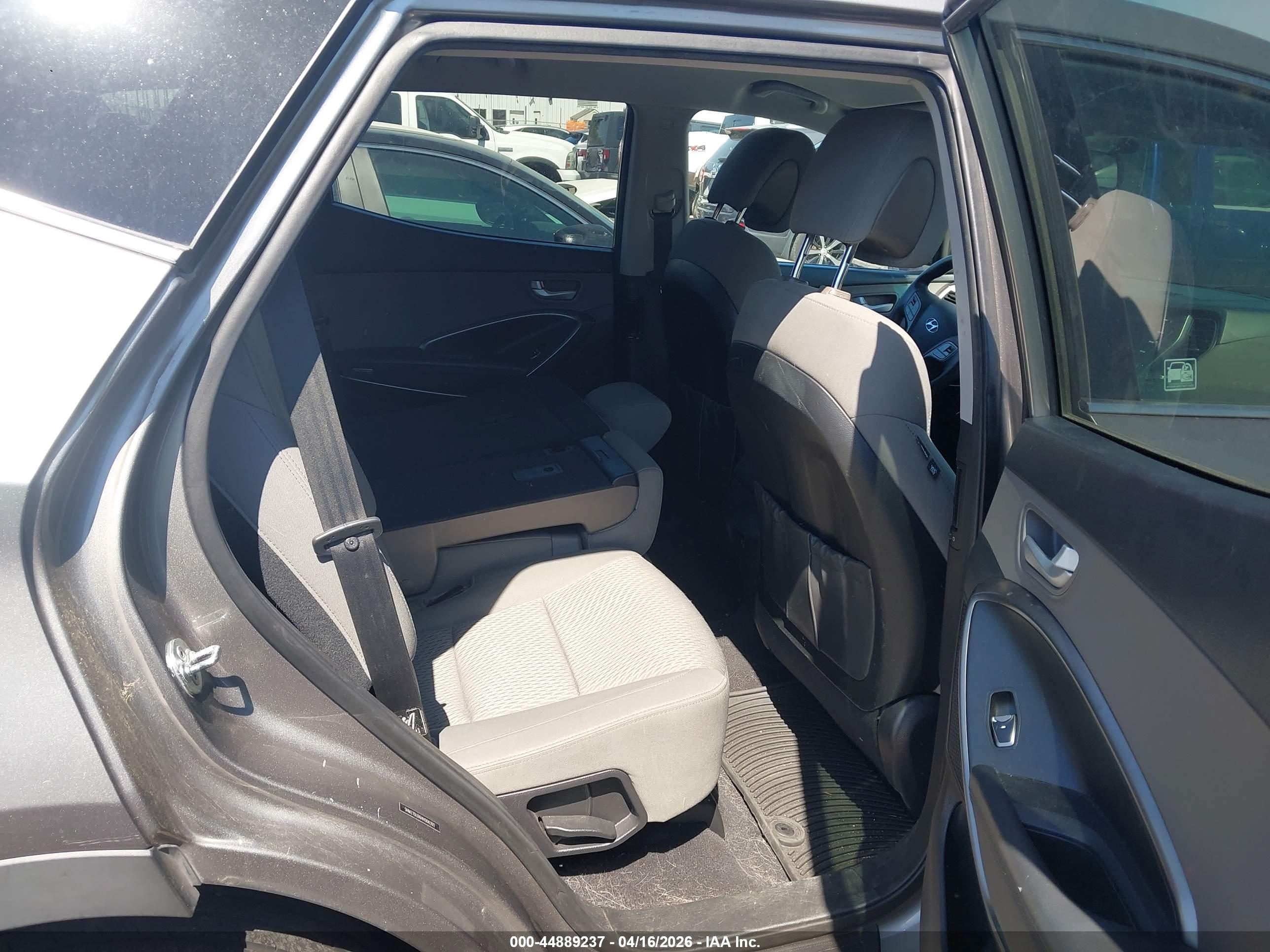 HYUNDAI SANTA image 8