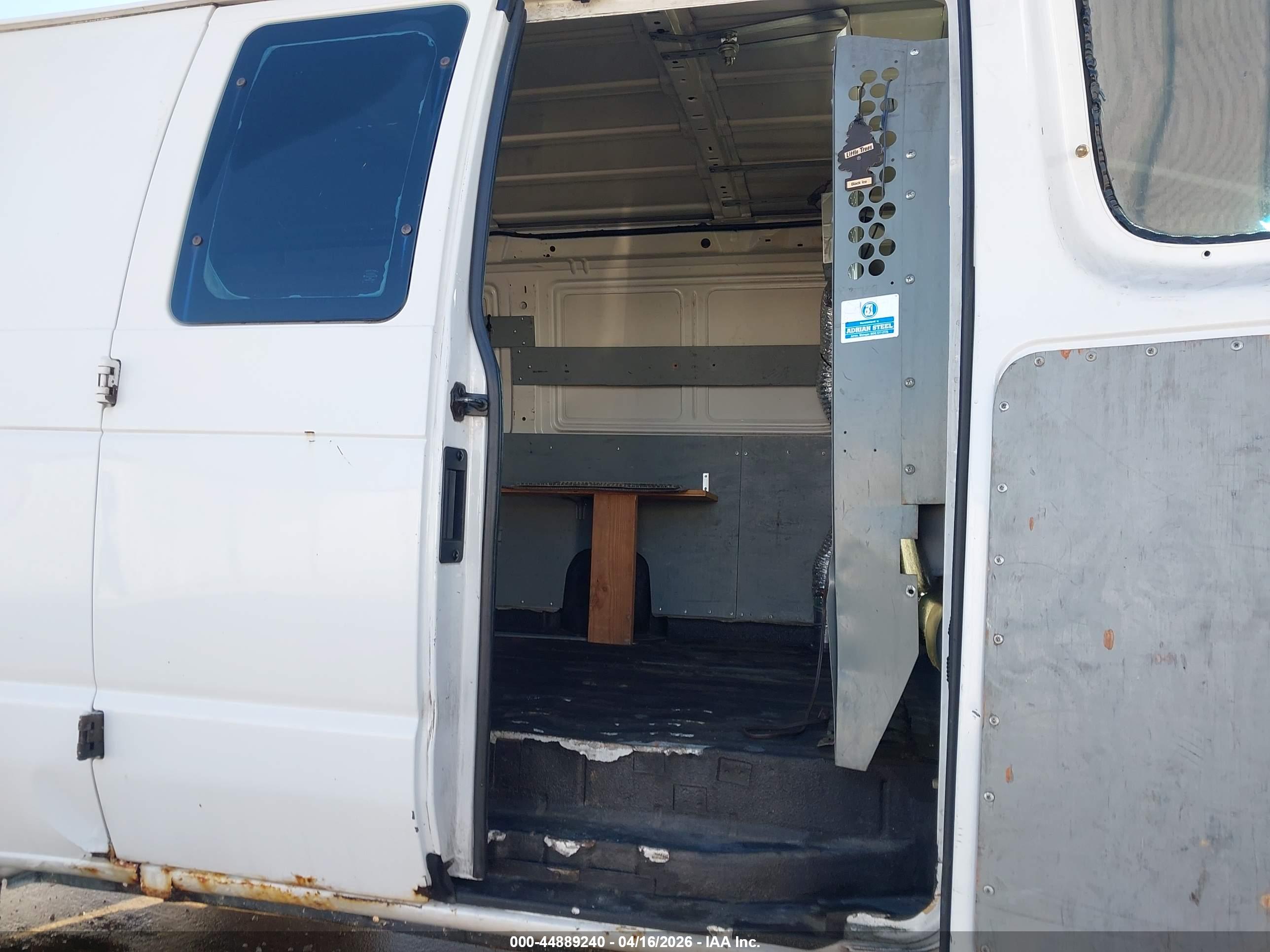 FORD E-150 image 8