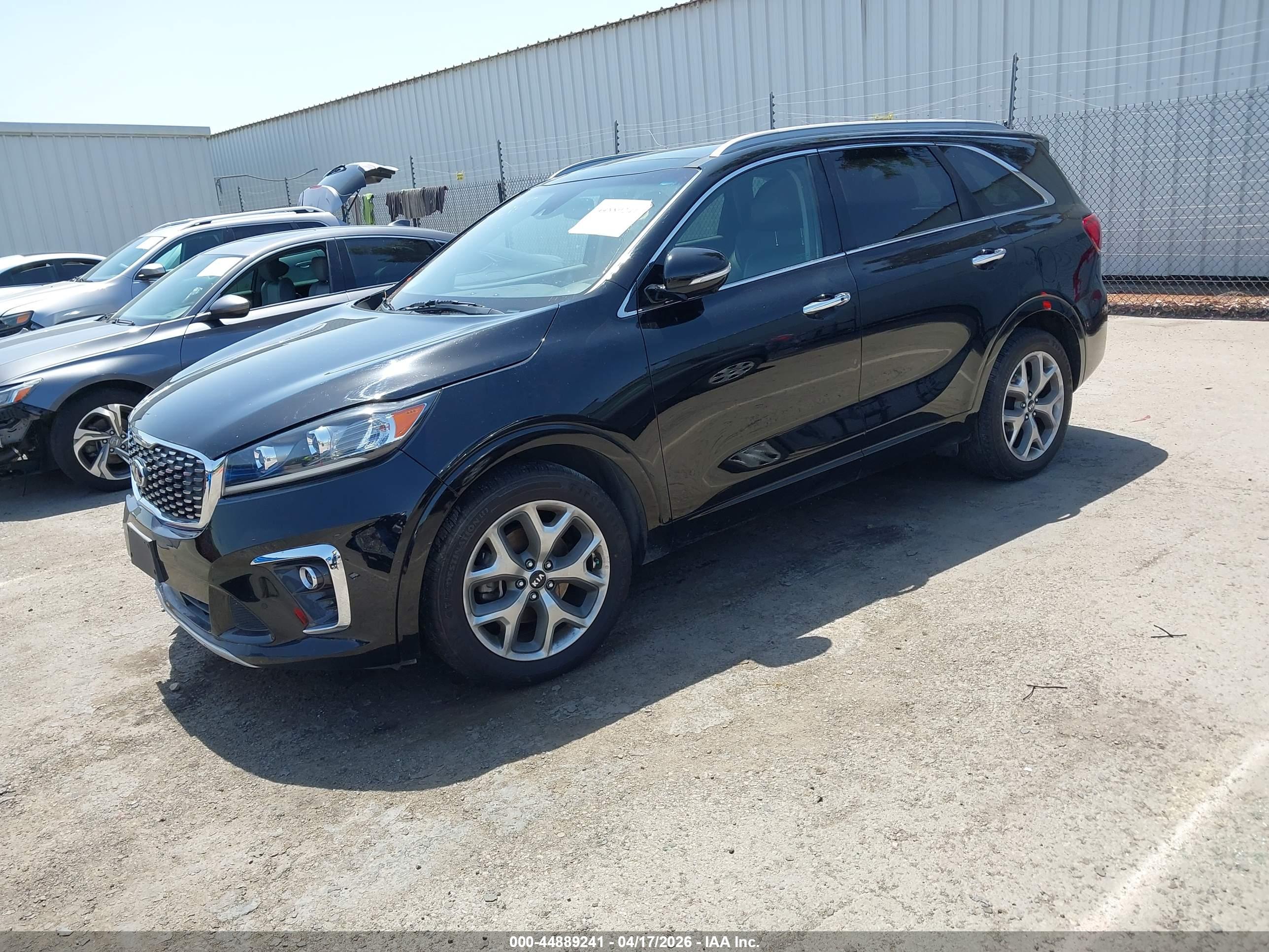 KIA SORENTO image 2