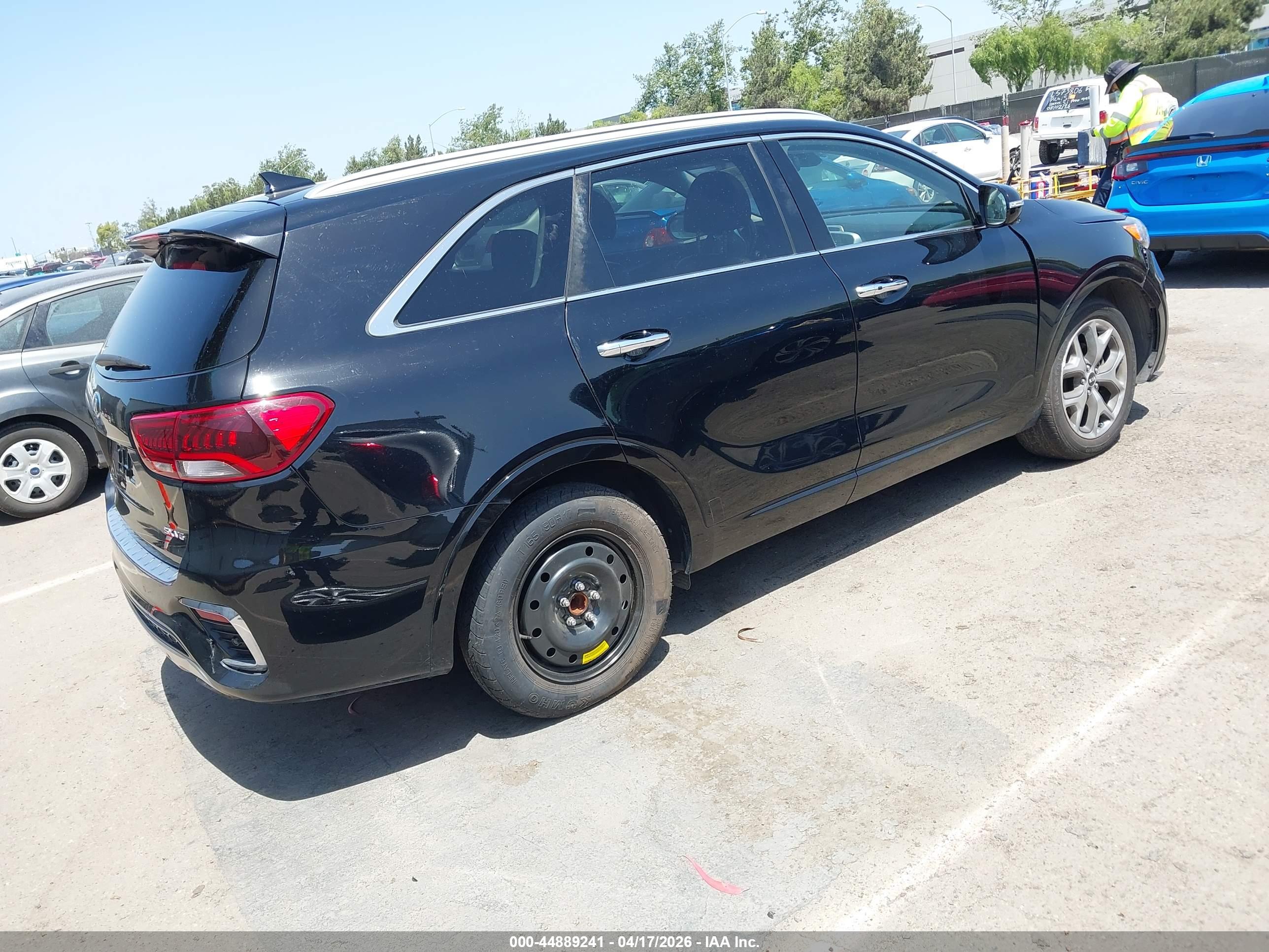 KIA SORENTO image 4