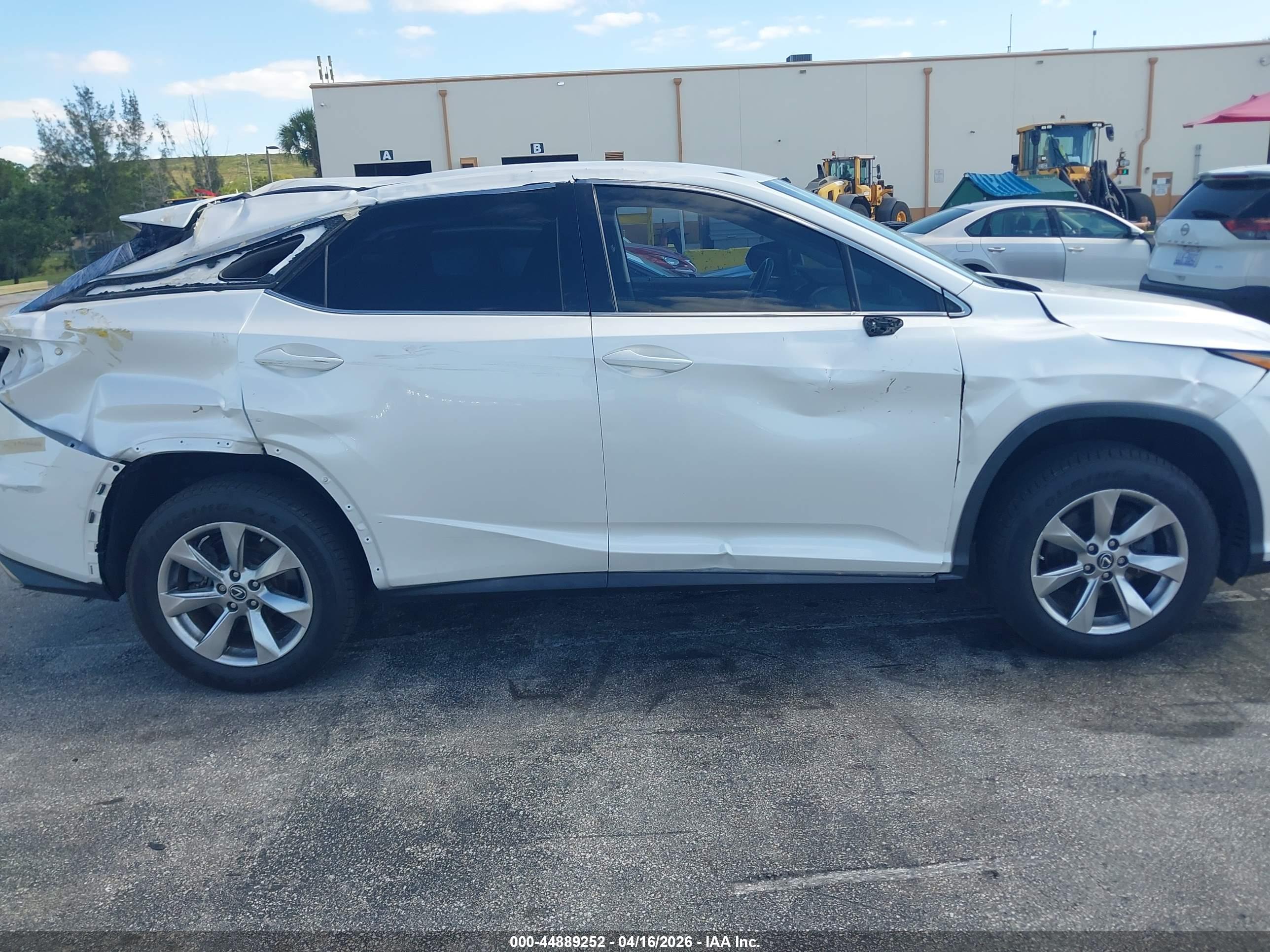LEXUS RX image 6